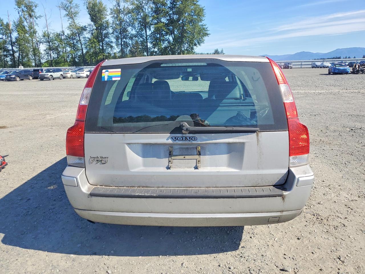 2006 Volvo V70 Silver vin: YV1SW640862577418