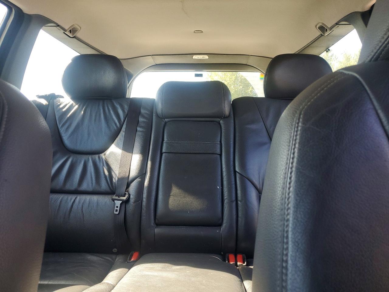 2006 Volvo V70 Silver vin: YV1SW640862577418