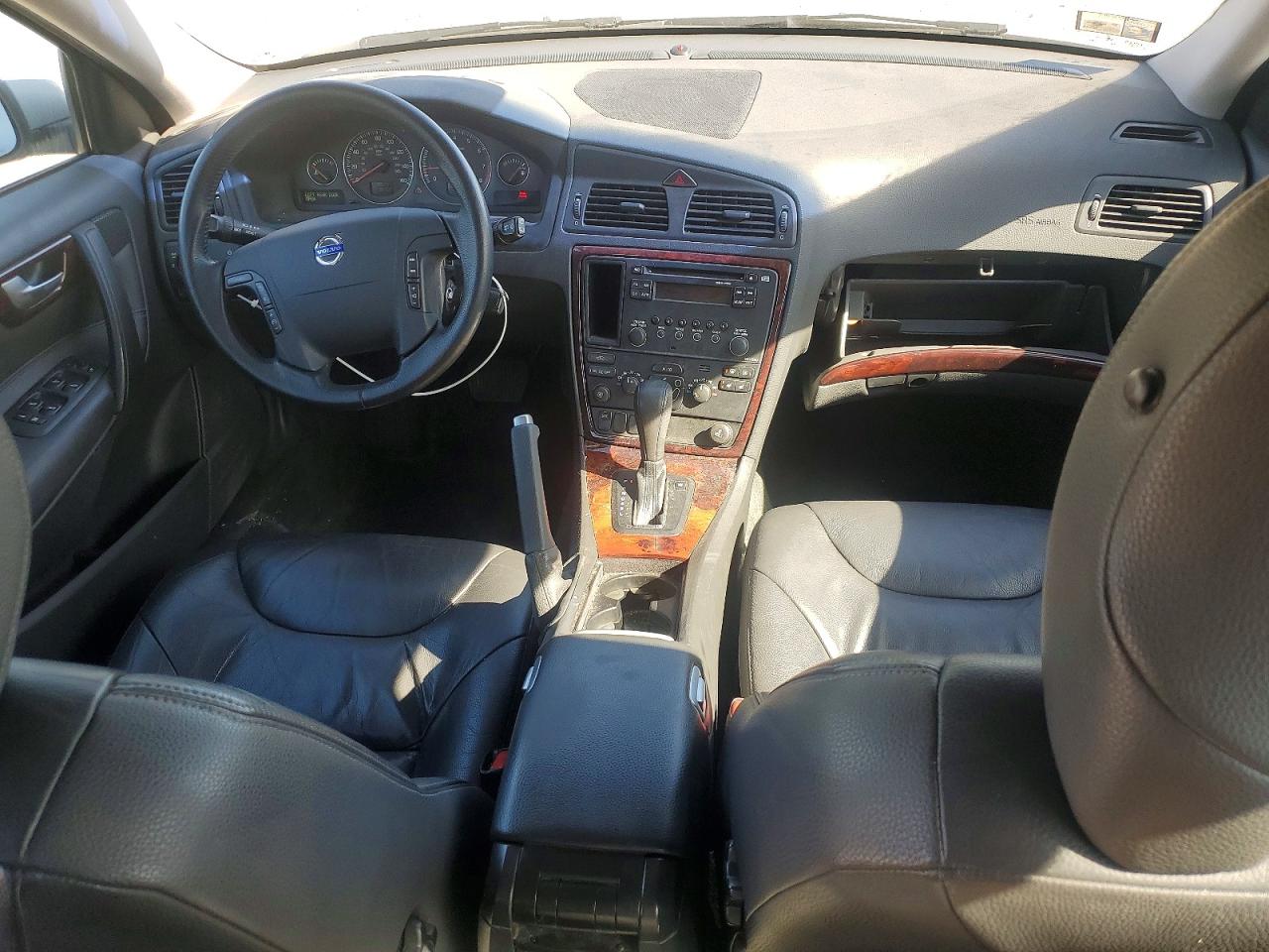 2006 Volvo V70 Silver vin: YV1SW640862577418