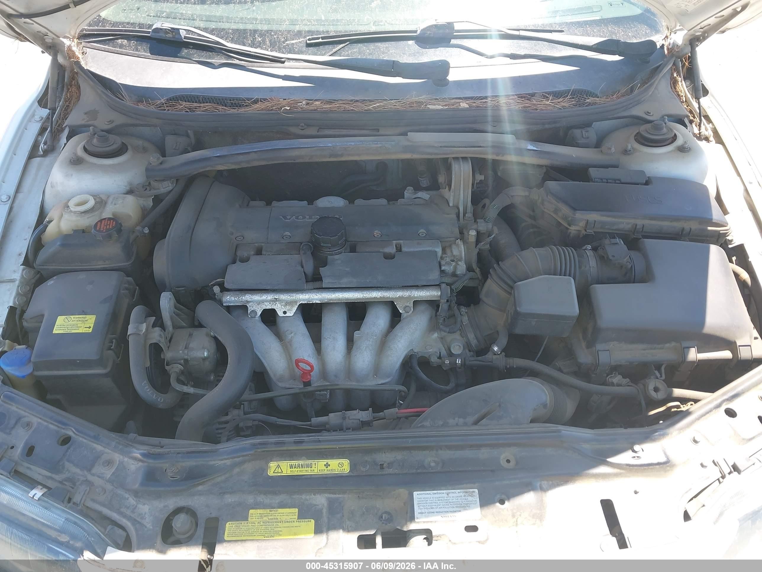 2004 Volvo V70 2.4 White vin: YV1SW64A142362596