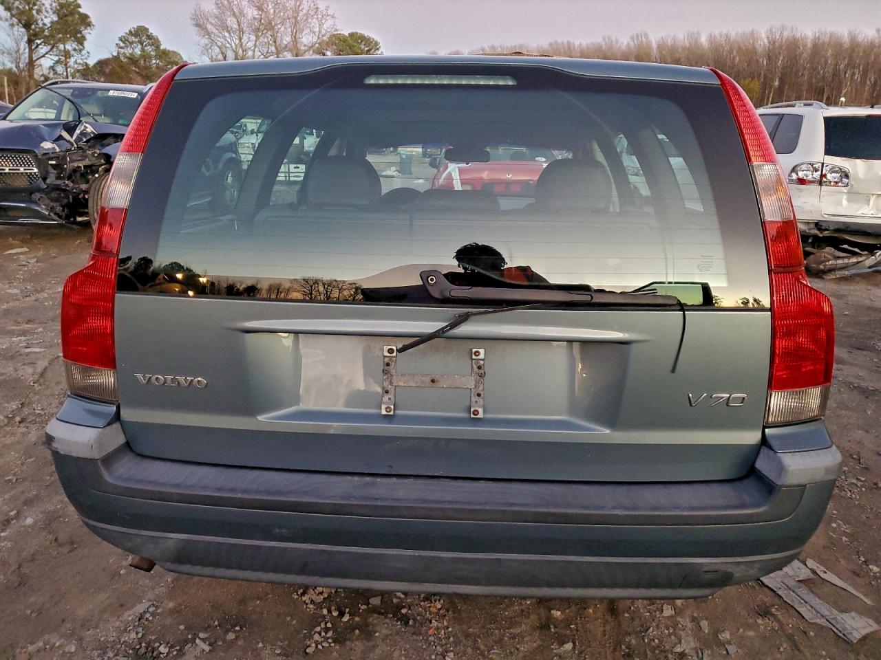 2004 Volvo V70 Gray vin: YV1SW64A642413106