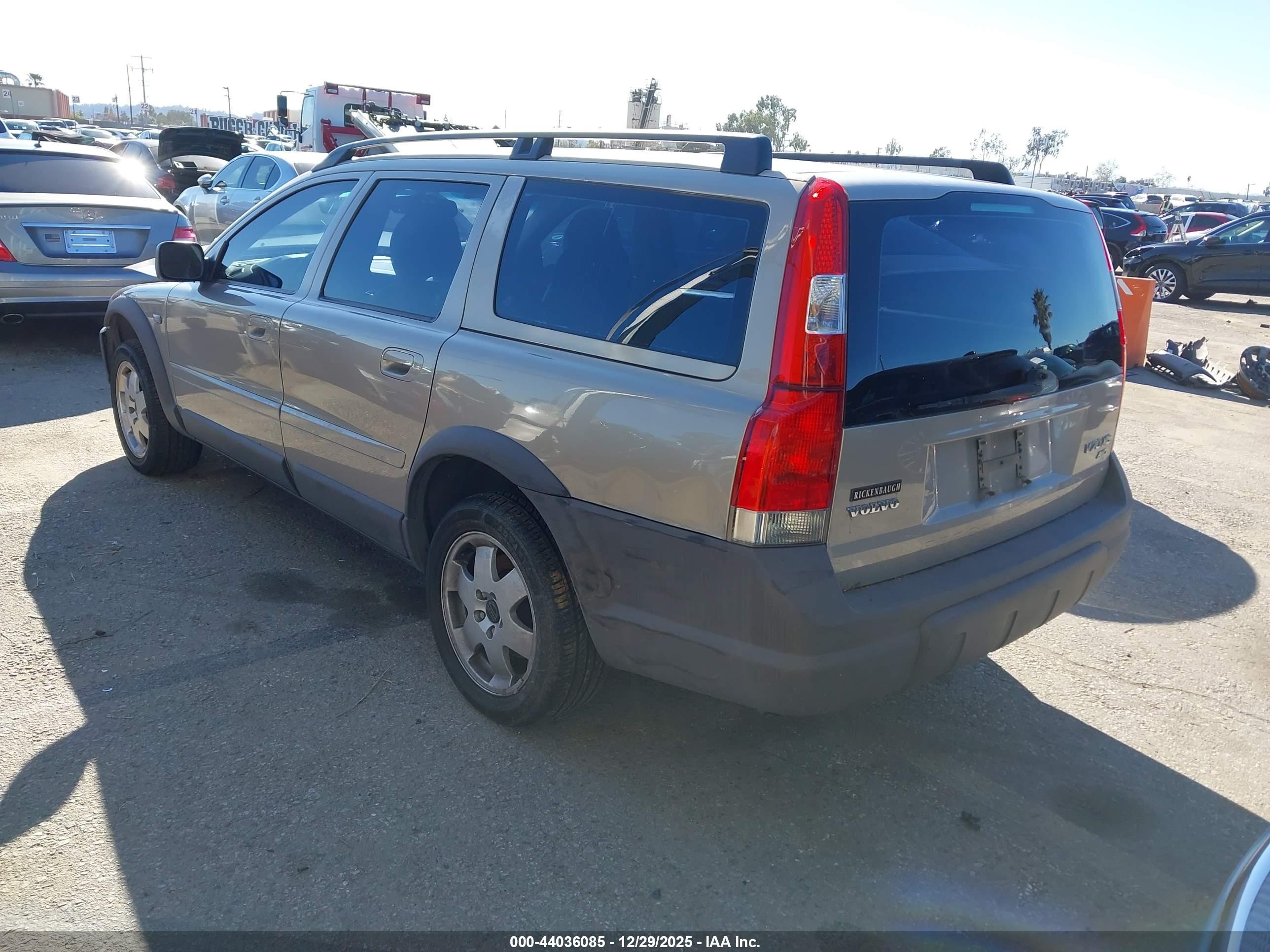 2002 Volvo V70 Xc Champagne vin: YV1SZ58D221065698