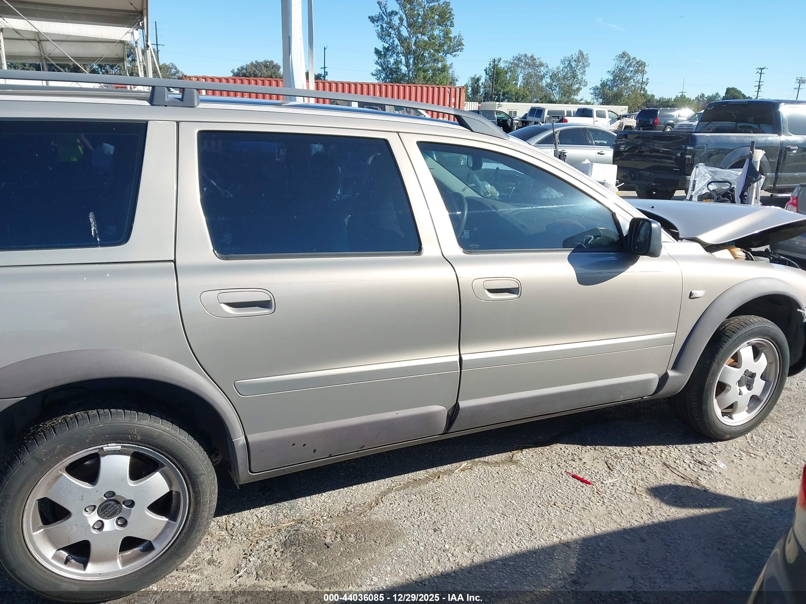 2002 Volvo V70 Xc Champagne vin: YV1SZ58D221065698