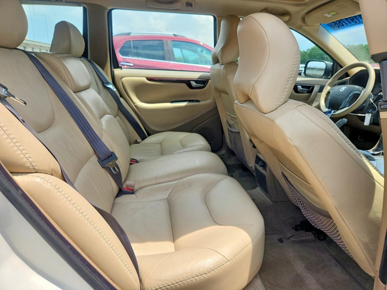 2002 Volvo V70 Xc Cream vin: YV1SZ58D421056792