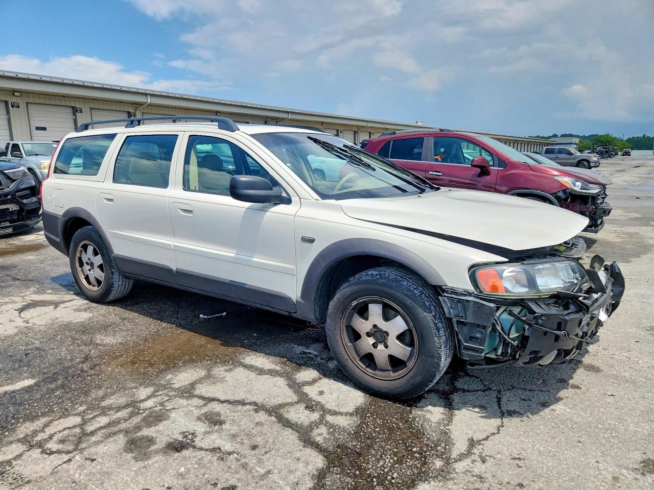 2002 Volvo V70 Xc Cream vin: YV1SZ58D421056792
