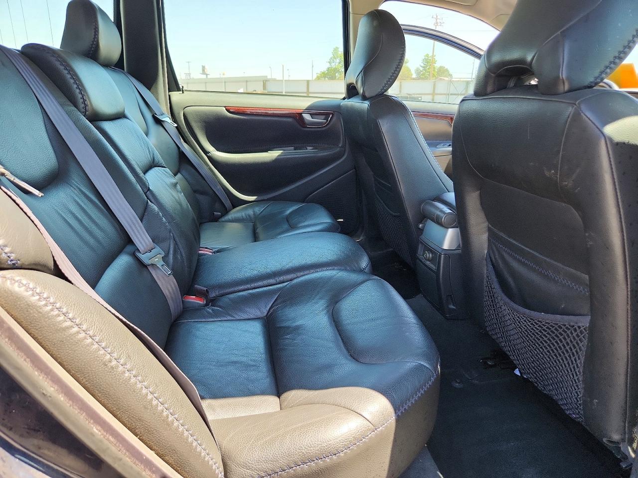 2001 Volvo V70 Xc Blue vin: YV1SZ58D511012153