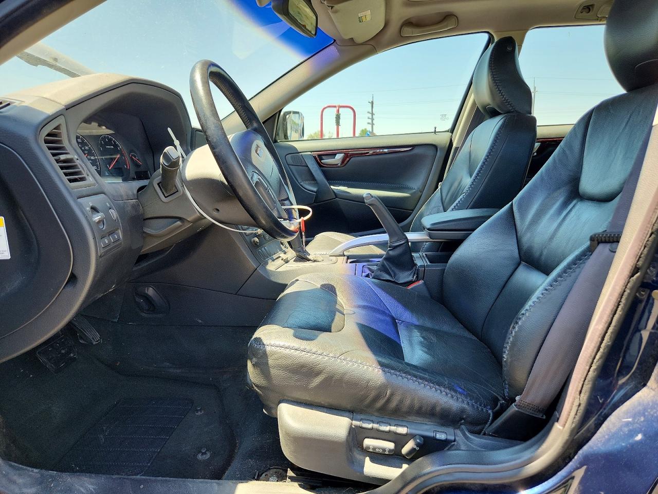 2001 Volvo V70 Xc Blue vin: YV1SZ58D511012153