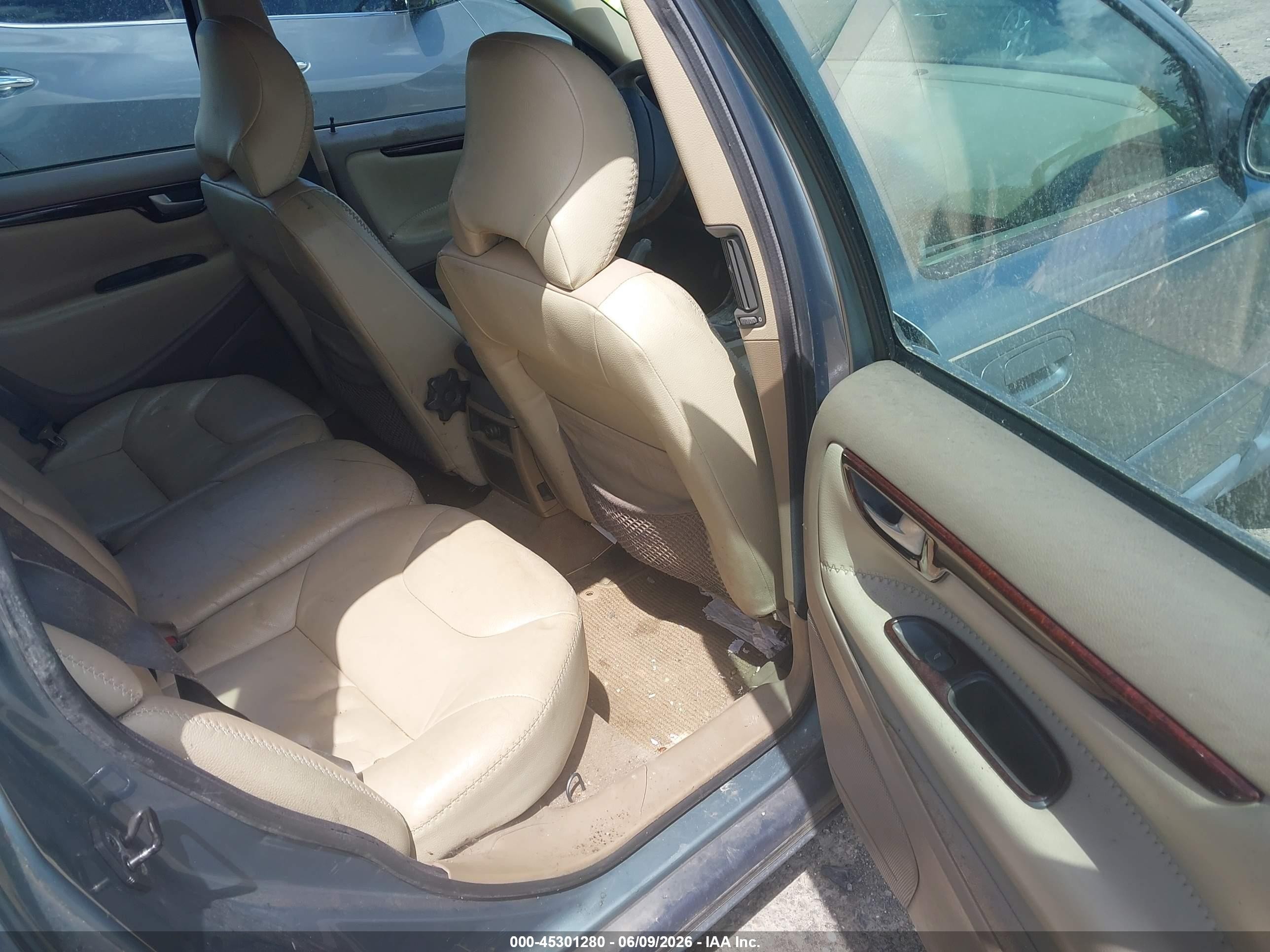 2001 Volvo V70 Xc Blue vin: YV1SZ58D711025373