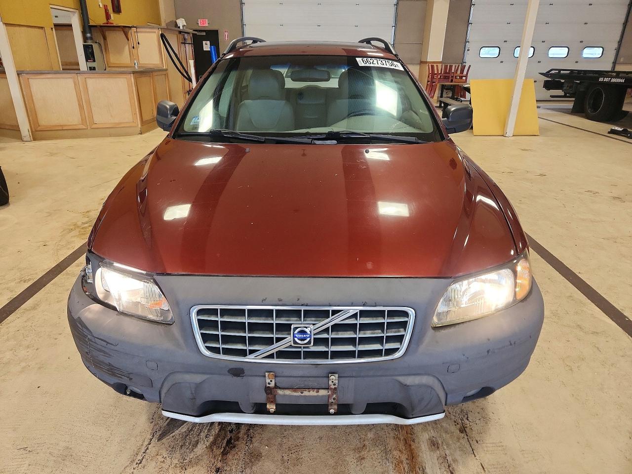 2002 Volvo V70 Xc Maroon vin: YV1SZ58D921071644