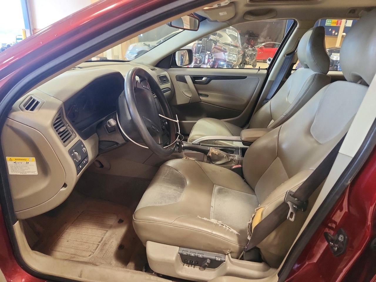 2002 Volvo V70 Xc Maroon vin: YV1SZ58D921071644