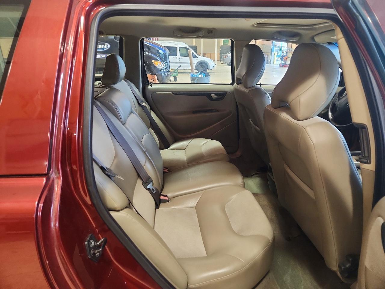2002 Volvo V70 Xc Maroon vin: YV1SZ58D921071644