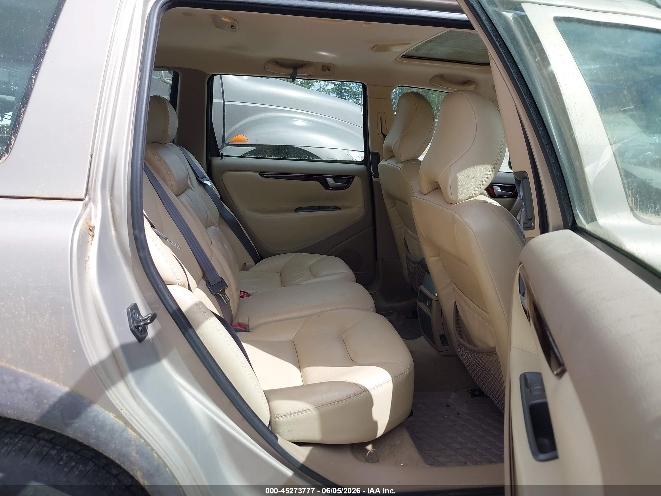 2001 Volvo V70 Xc Gold vin: YV1SZ58DX11008325
