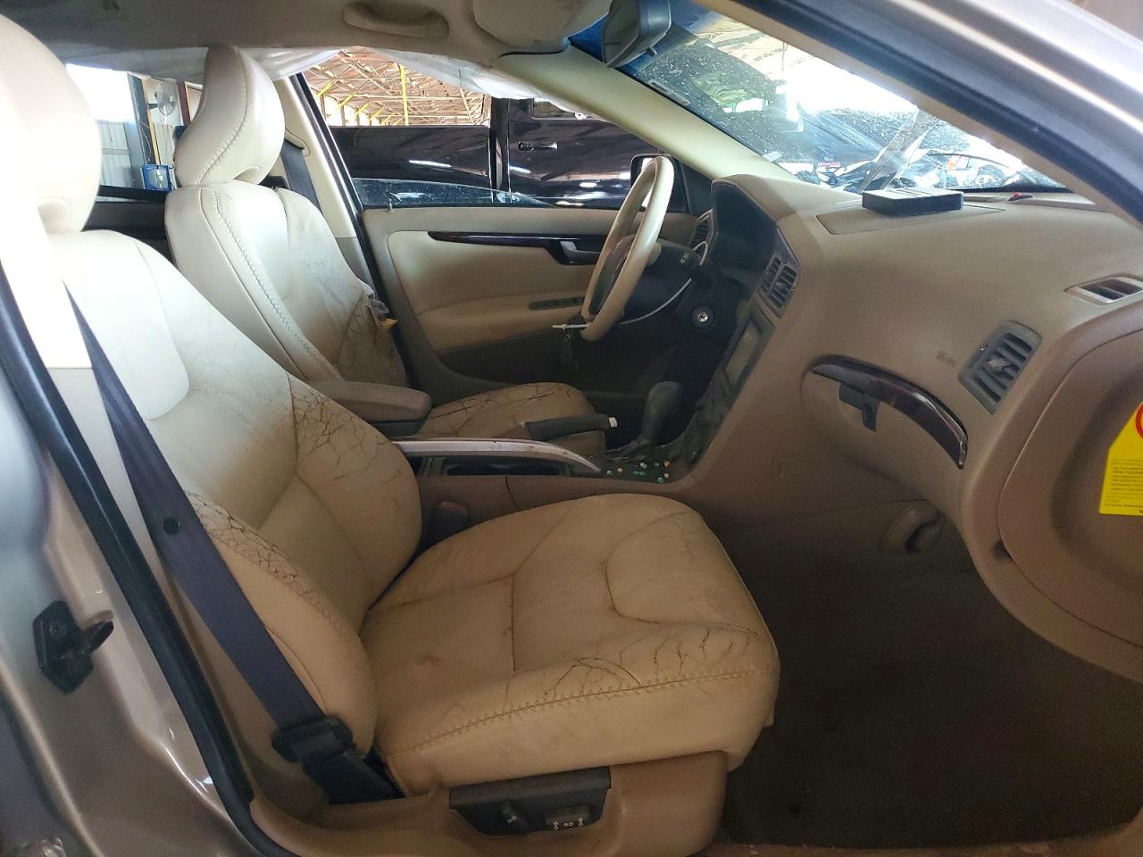 2002 Volvo V70 Xc Tan vin: YV1SZ58DX21071863