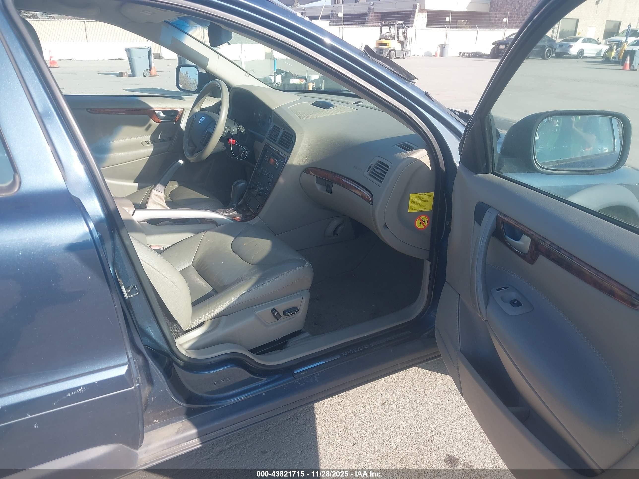 2005 Volvo Xc70 2.5t Awd Blue vin: YV1SZ592051193830