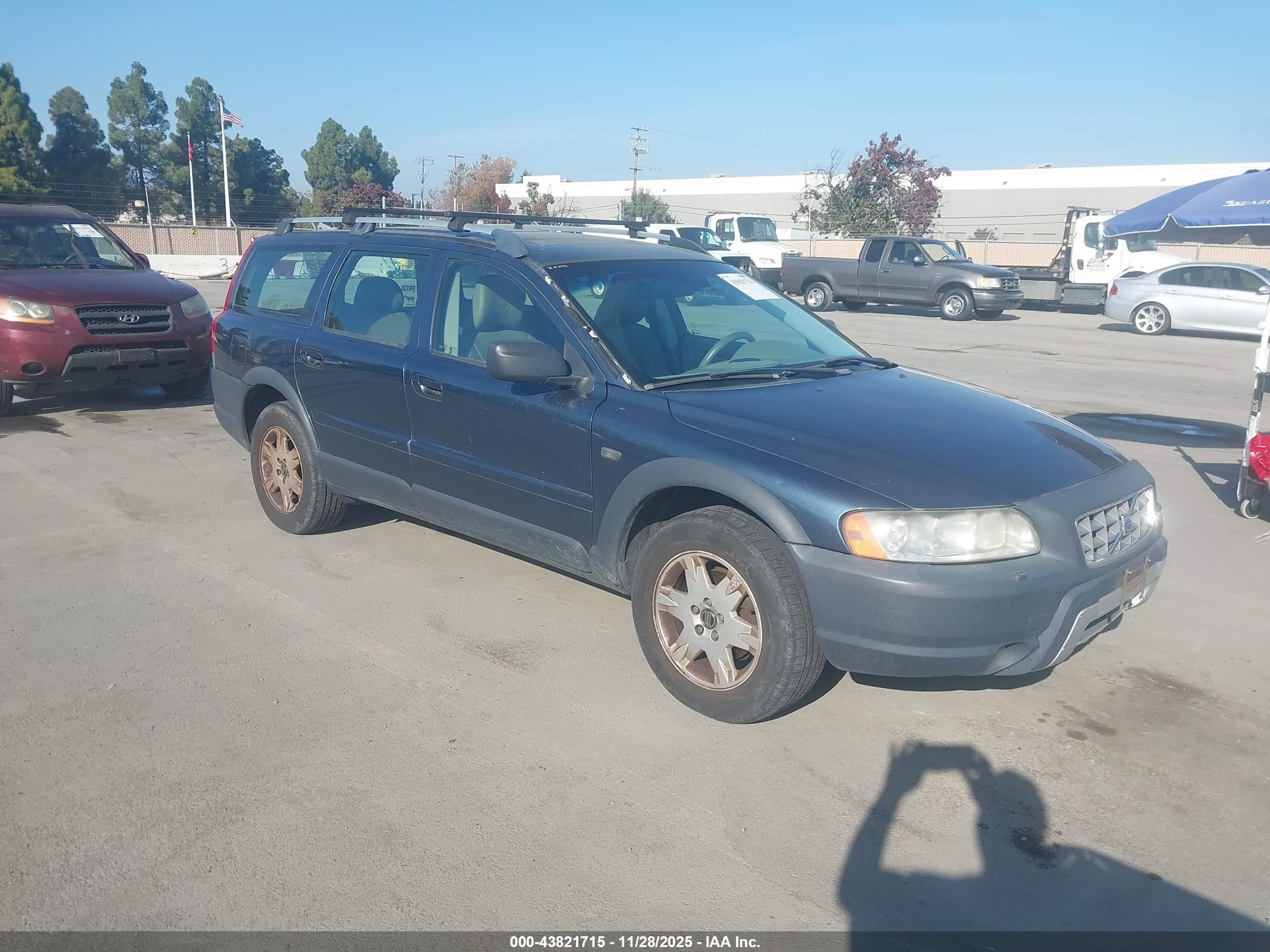 2005 Volvo Xc70 2.5t Awd Blue vin: YV1SZ592051193830
