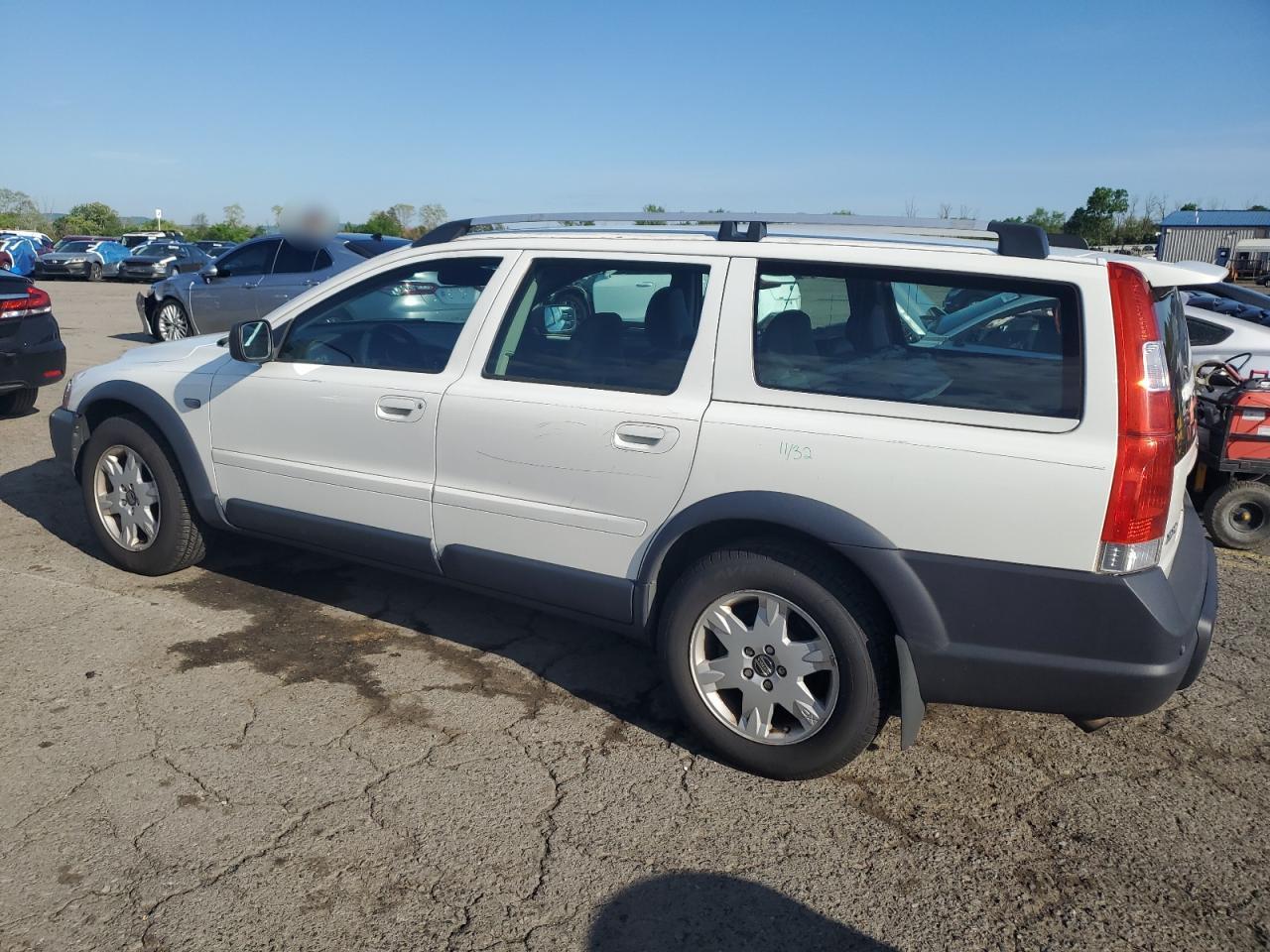2005 Volvo Xc70 White vin: YV1SZ592351202701