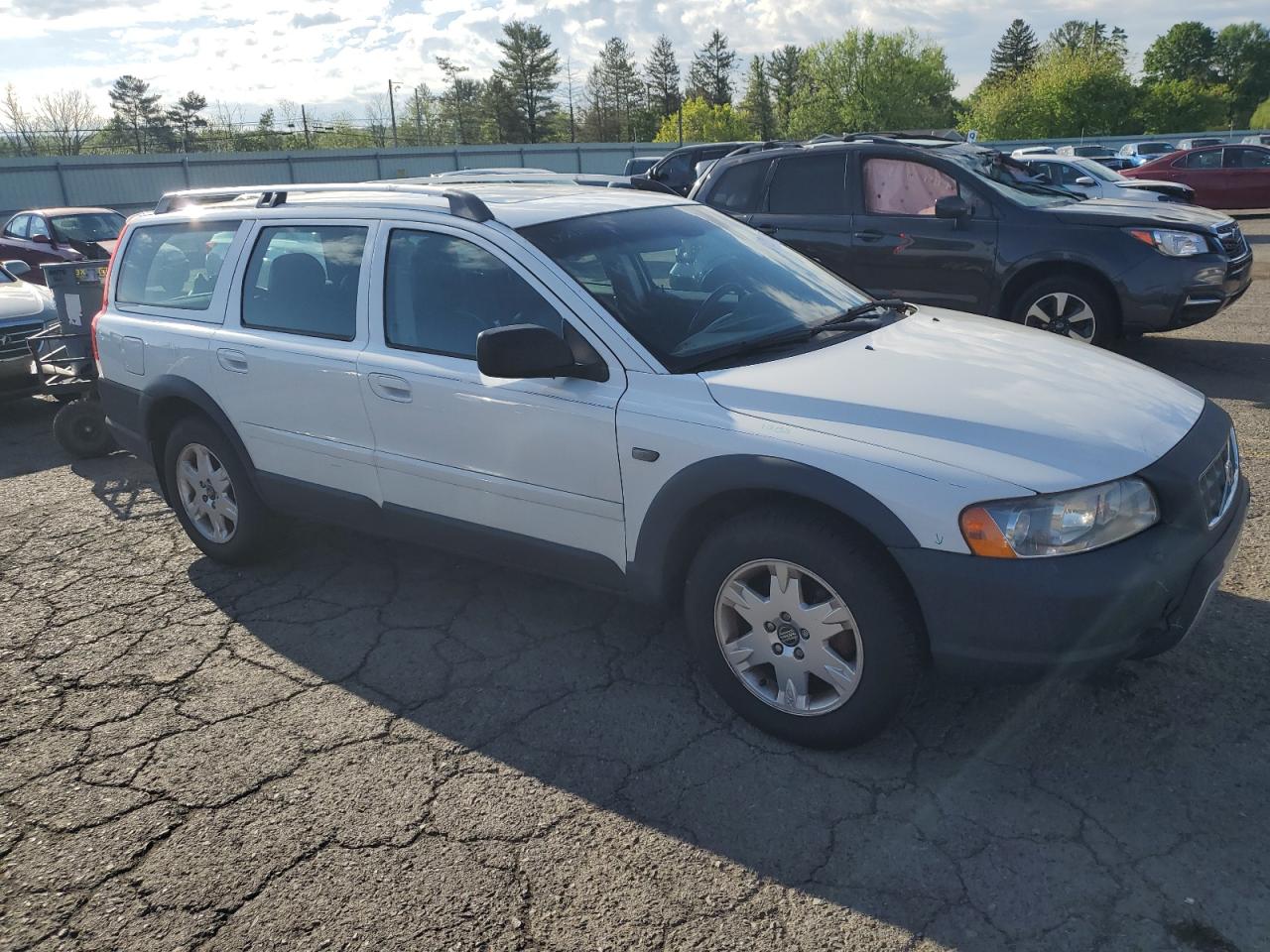 2005 Volvo Xc70 White vin: YV1SZ592351202701