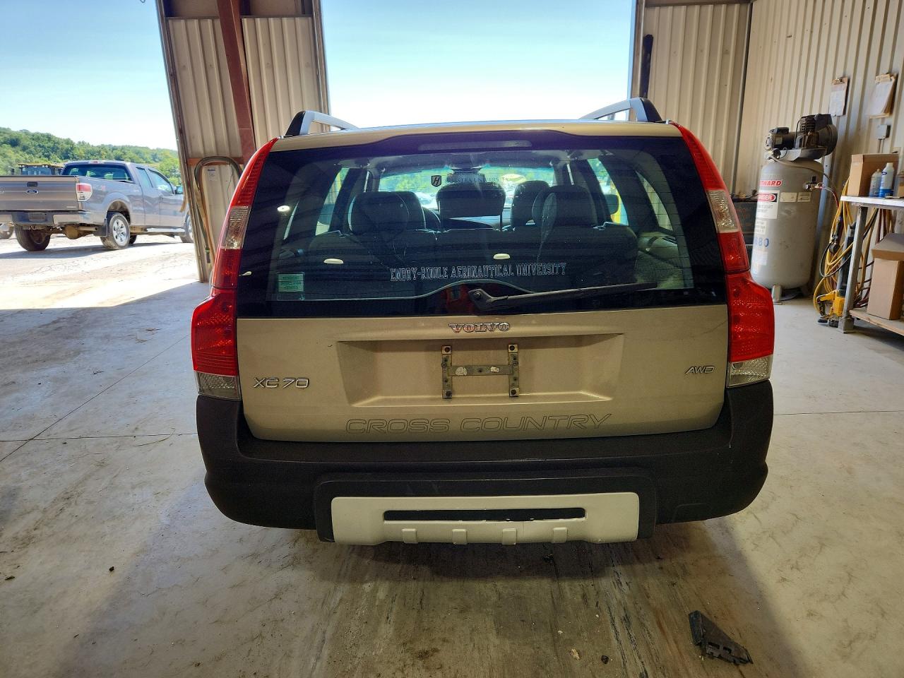 2005 Volvo Xc70 Желто-коричневый vin: YV1SZ592651201011