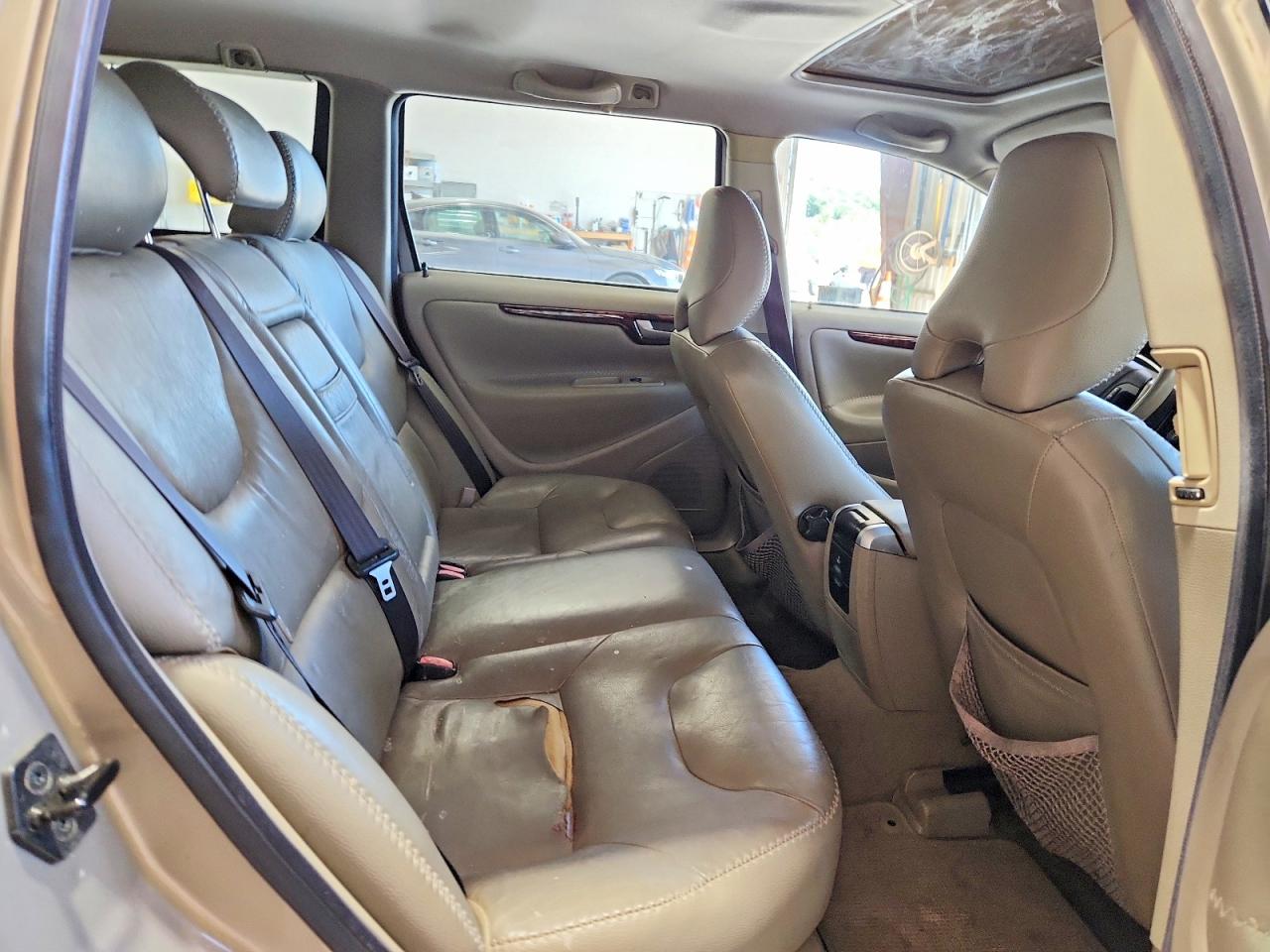 2005 Volvo Xc70 Желто-коричневый vin: YV1SZ592651201011