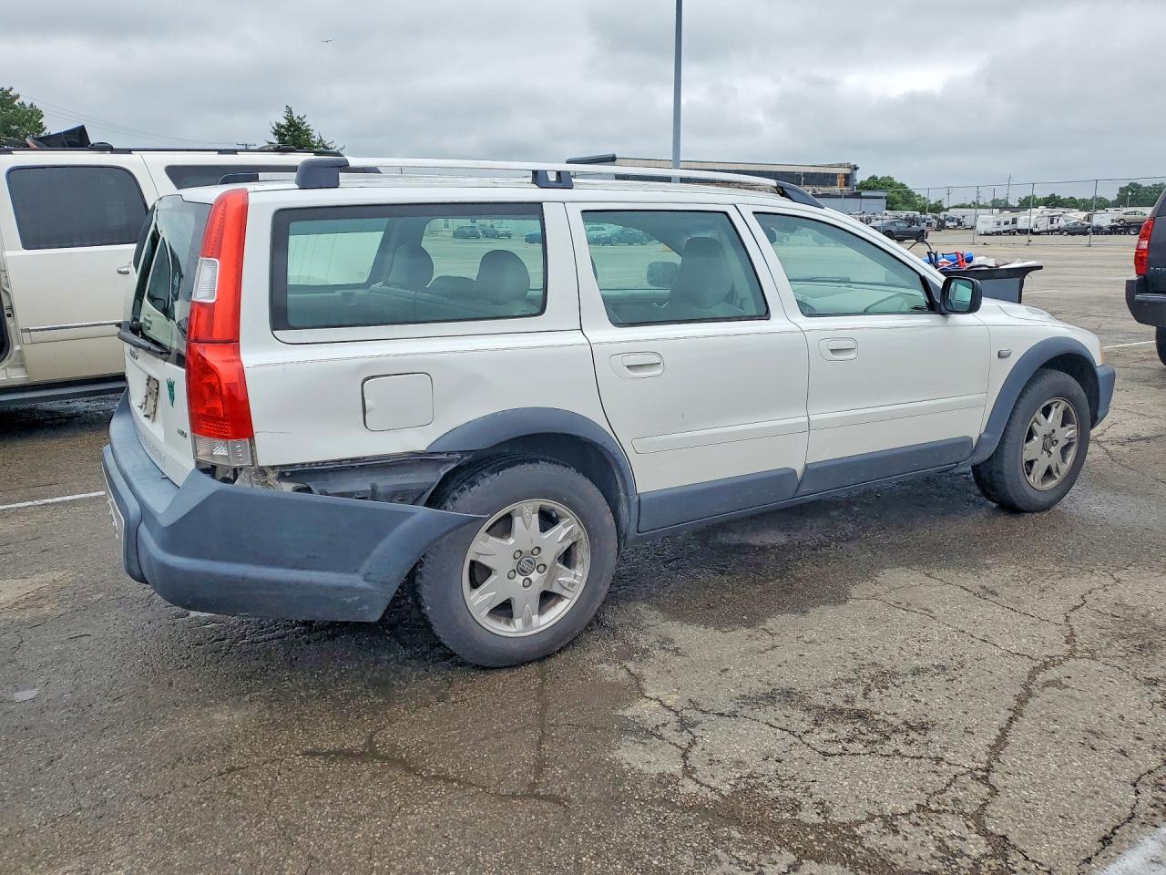 2005 Volvo Xc70 White vin: YV1SZ592751186681