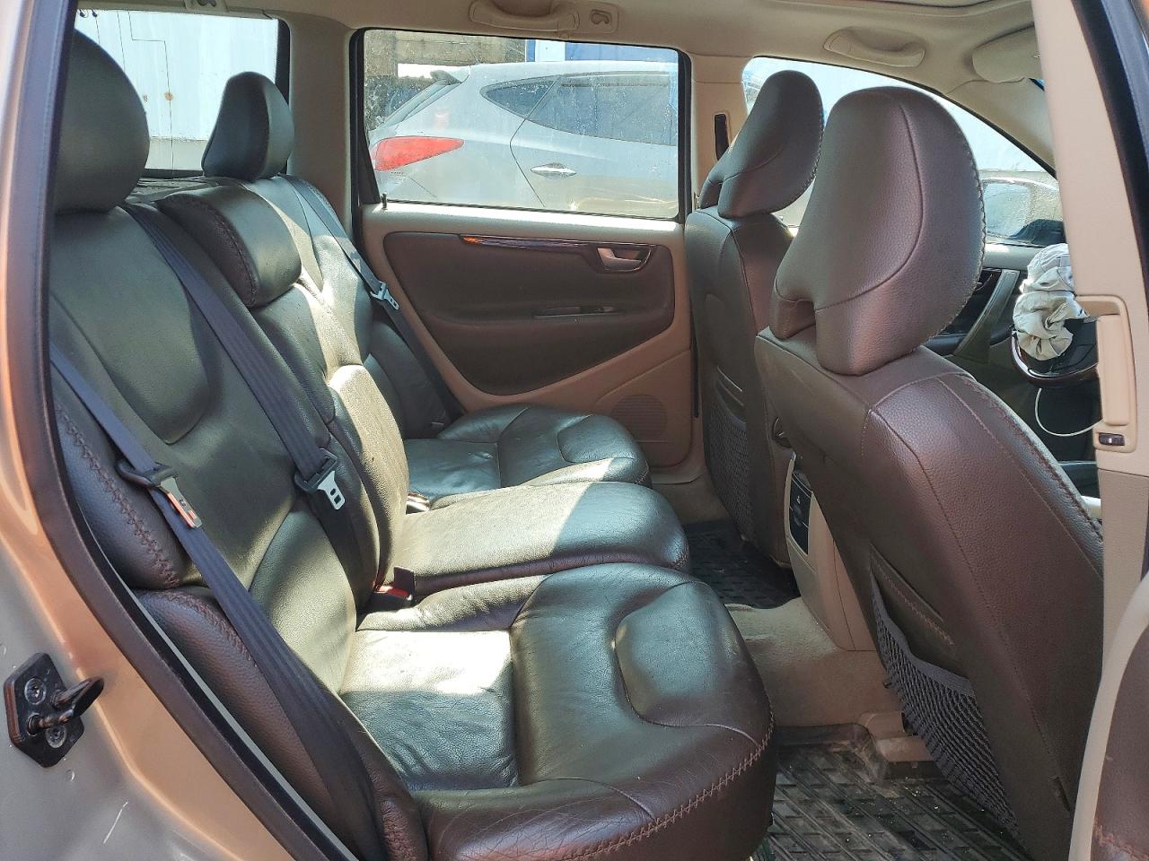 2005 Volvo Xc70 Gold vin: YV1SZ592951182759
