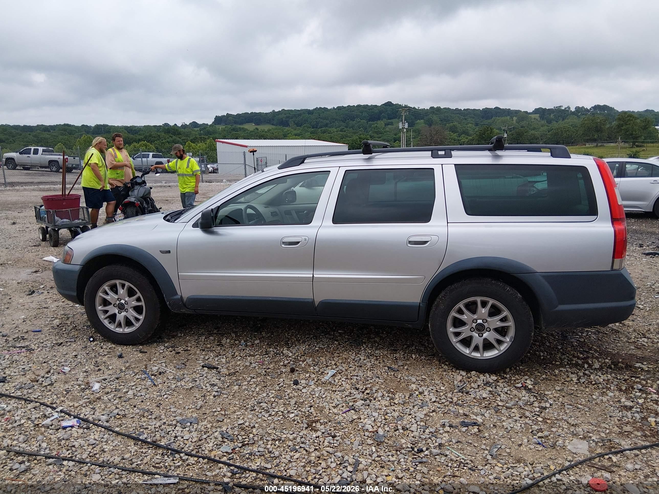 2004 Volvo Xc70 2.5t Silver vin: YV1SZ59H041142136