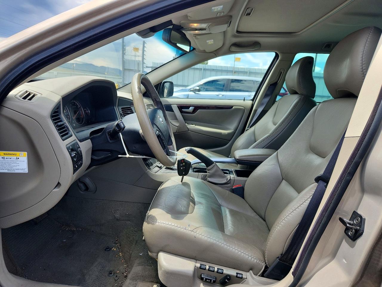 2004 Volvo Xc70 Tan vin: YV1SZ59H441137926