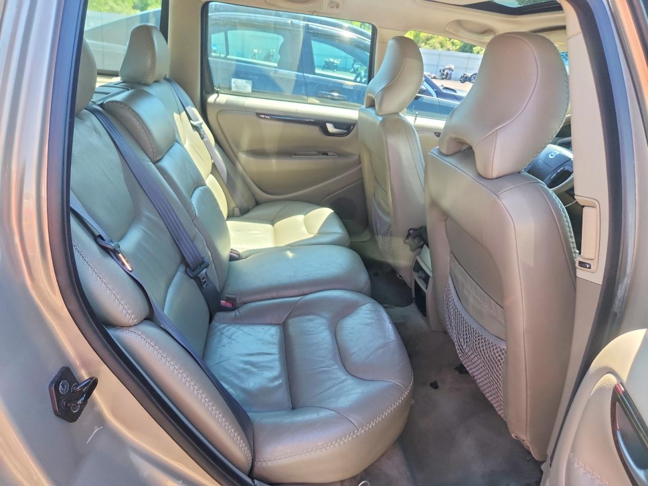 2004 Volvo Xc70 Серебряный vin: YV1SZ59H741147219