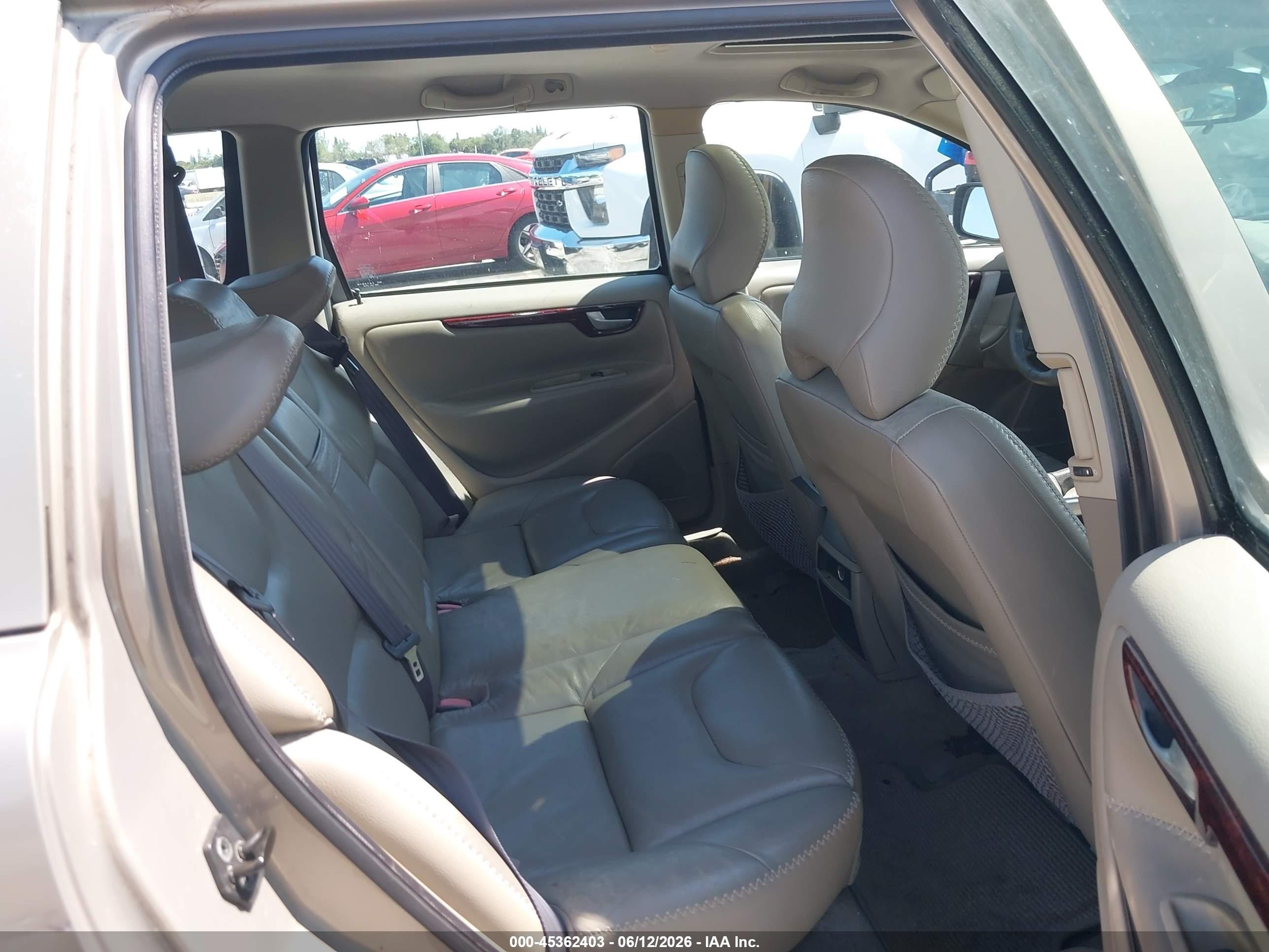 2004 Volvo Xc70 2.5t Gold vin: YV1SZ59H741157314