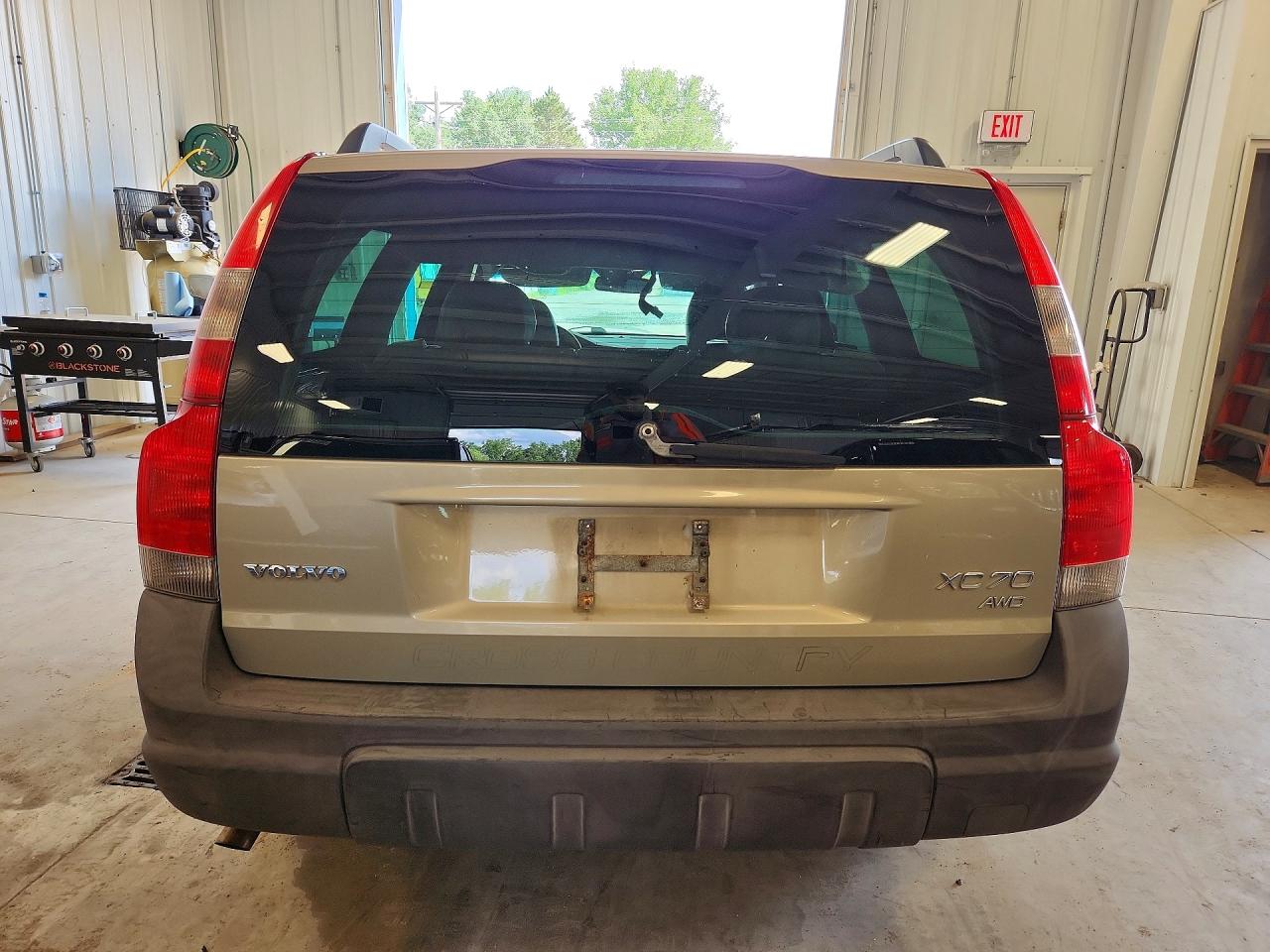 2004 Volvo Xc70 Tan vin: YV1SZ59H841136424