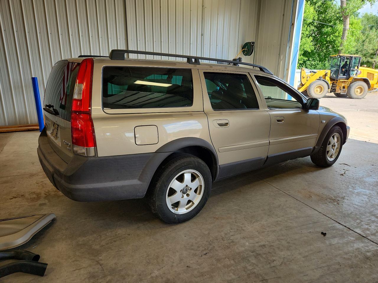 2004 Volvo Xc70 Tan vin: YV1SZ59H841136424