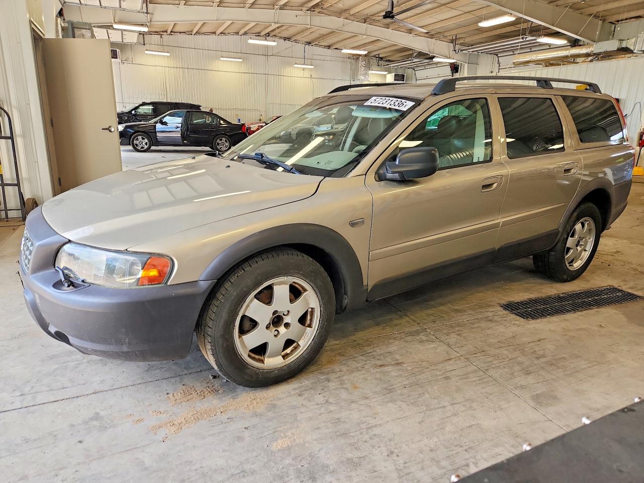 2004 Volvo Xc70 Tan vin: YV1SZ59H841136424