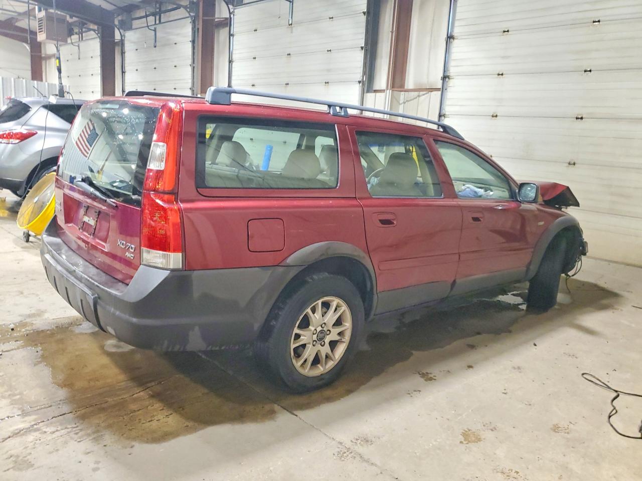 2004 Volvo Xc70 Red vin: YV1SZ59H841138240