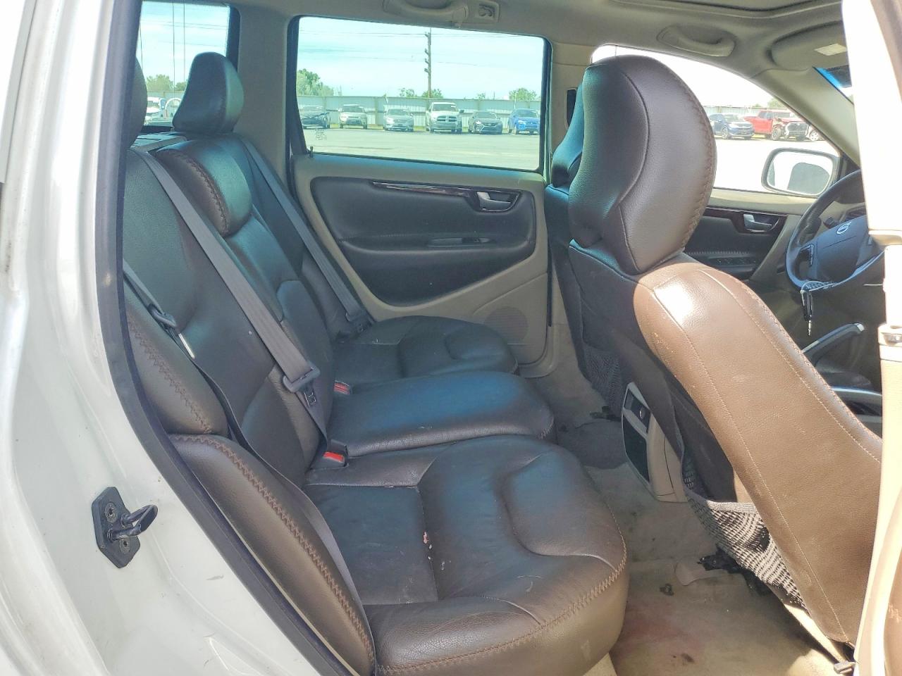 2004 Volvo Xc70 White vin: YV1SZ59H941127425