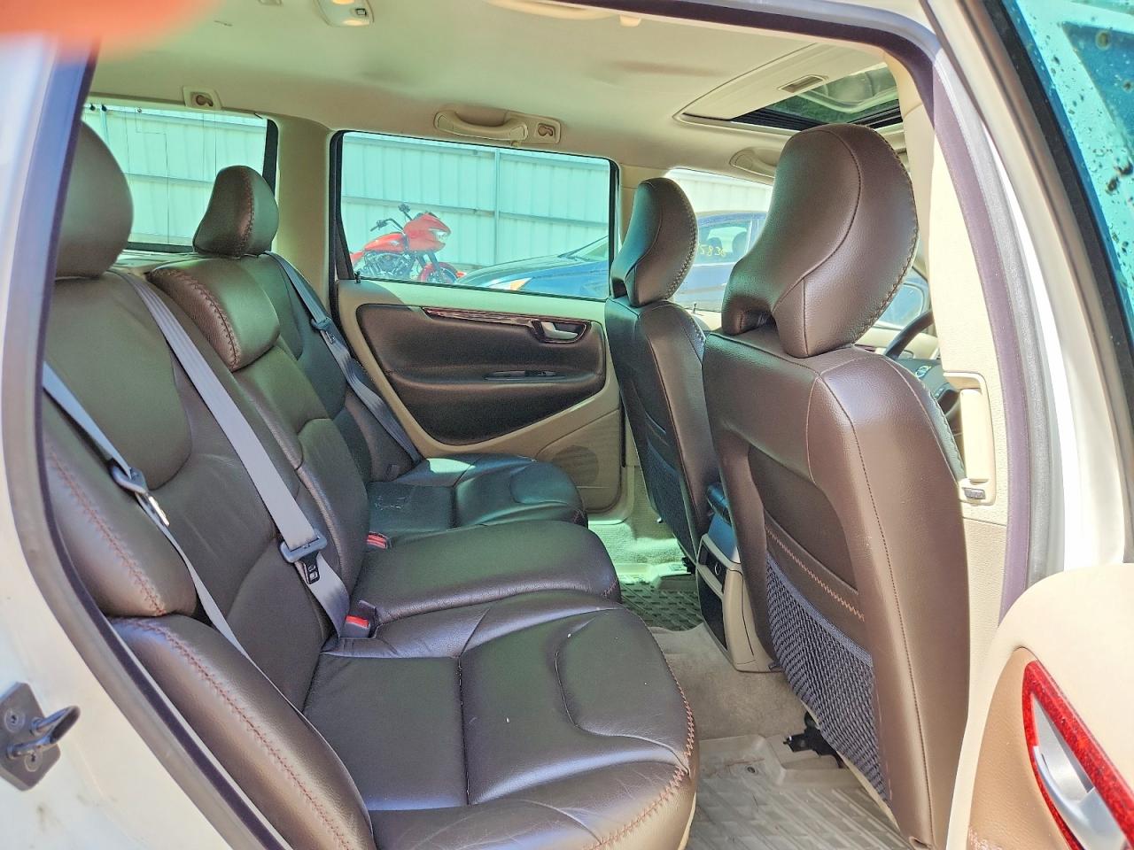 2004 Volvo Xc70 White vin: YV1SZ59H941141325