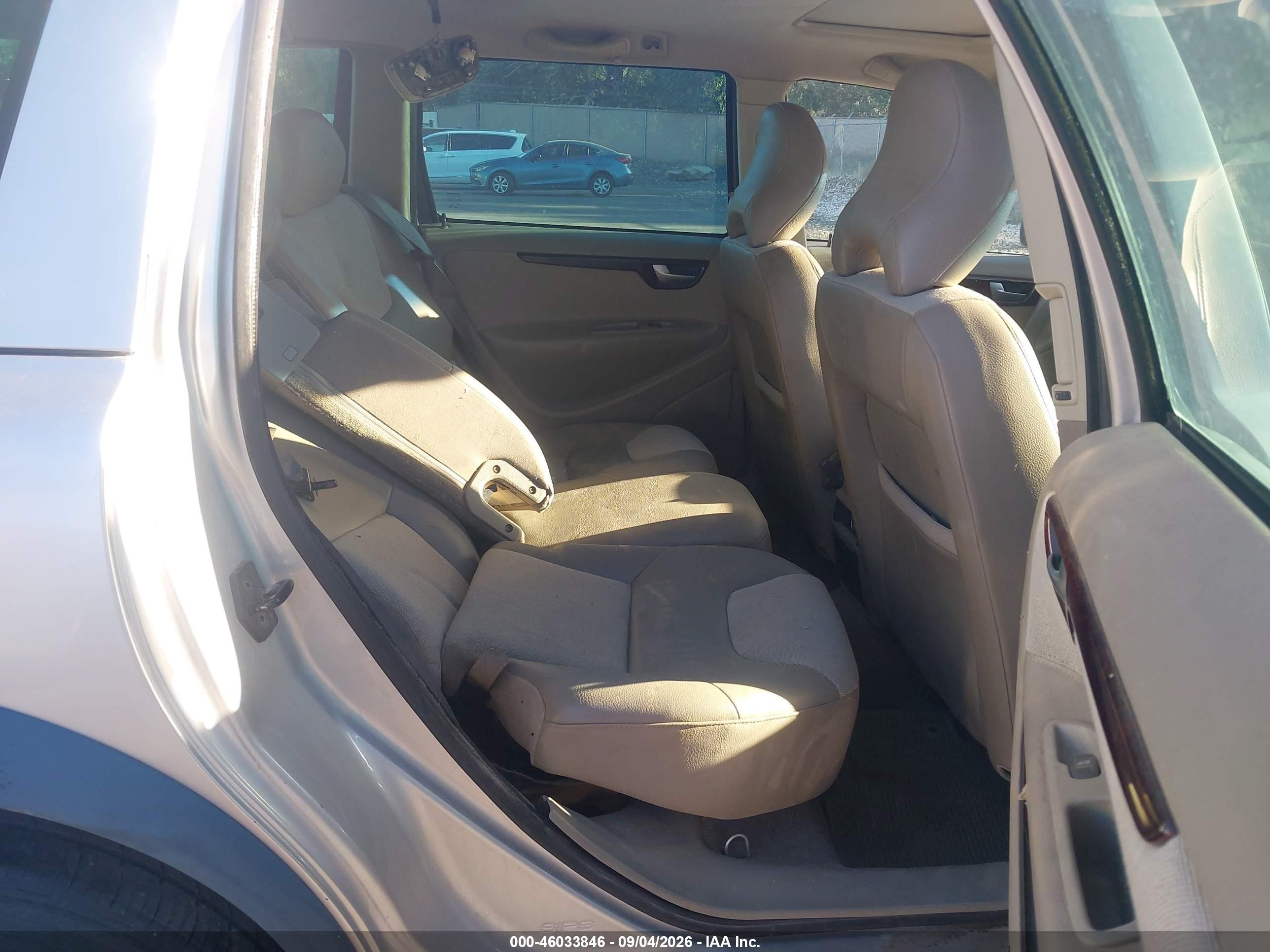 2004 Volvo Xc70 2.5t Silver vin: YV1SZ59HX41148199