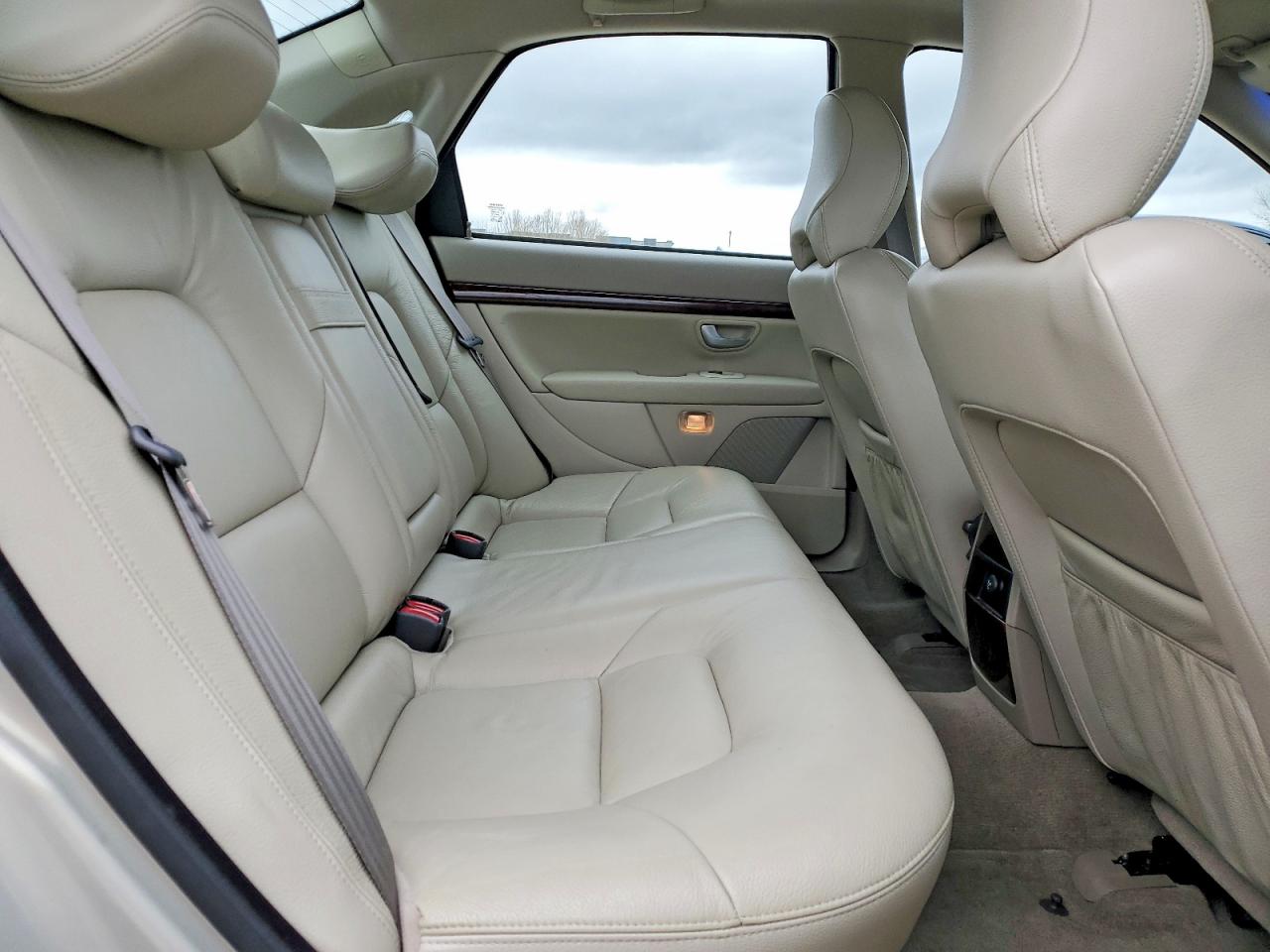 2004 Volvo S80 2.5t Gold vin: YV1TH59H041358060