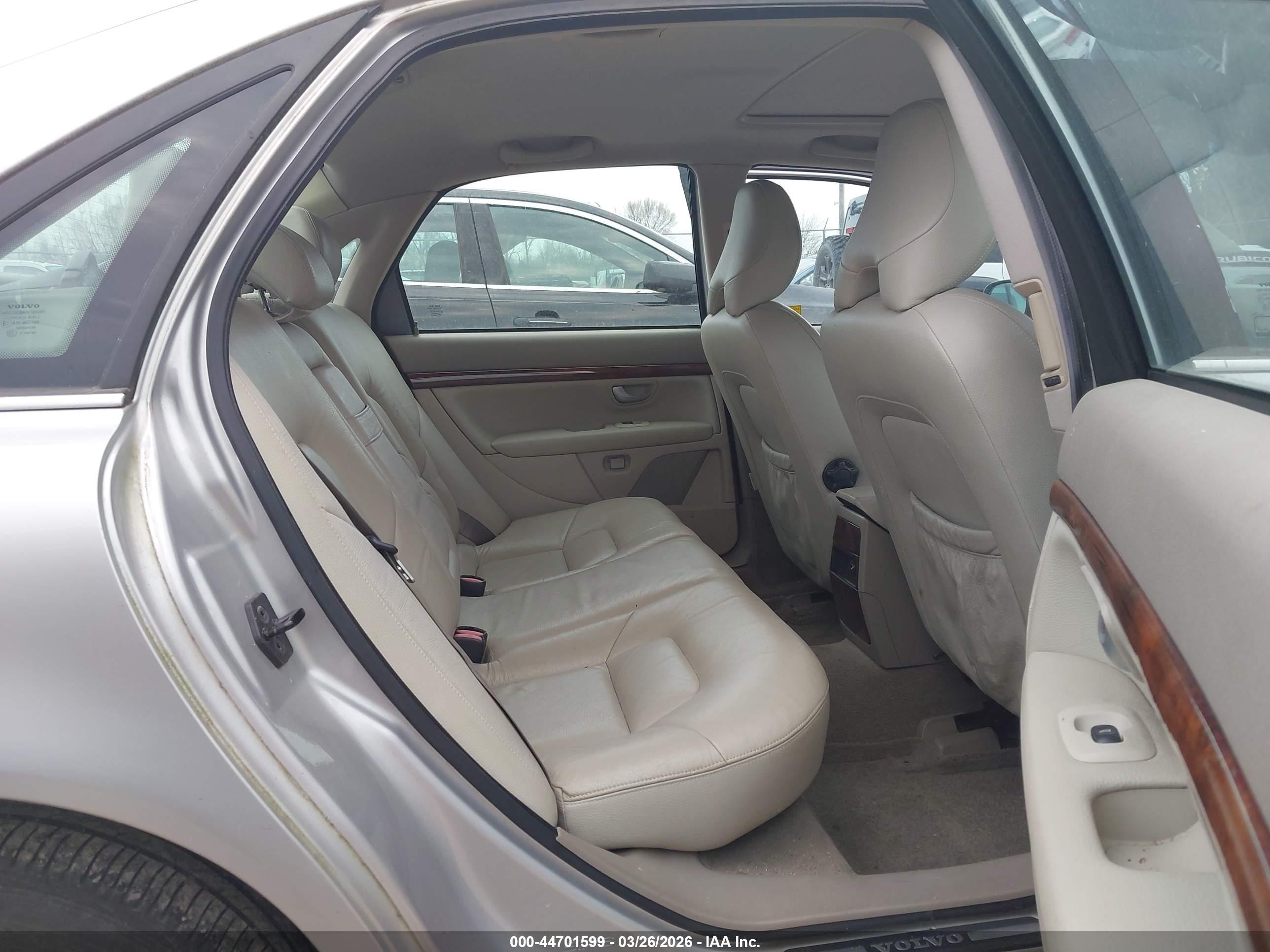 2005 Volvo S80 2.5t Silver vin: YV1TS592051401004