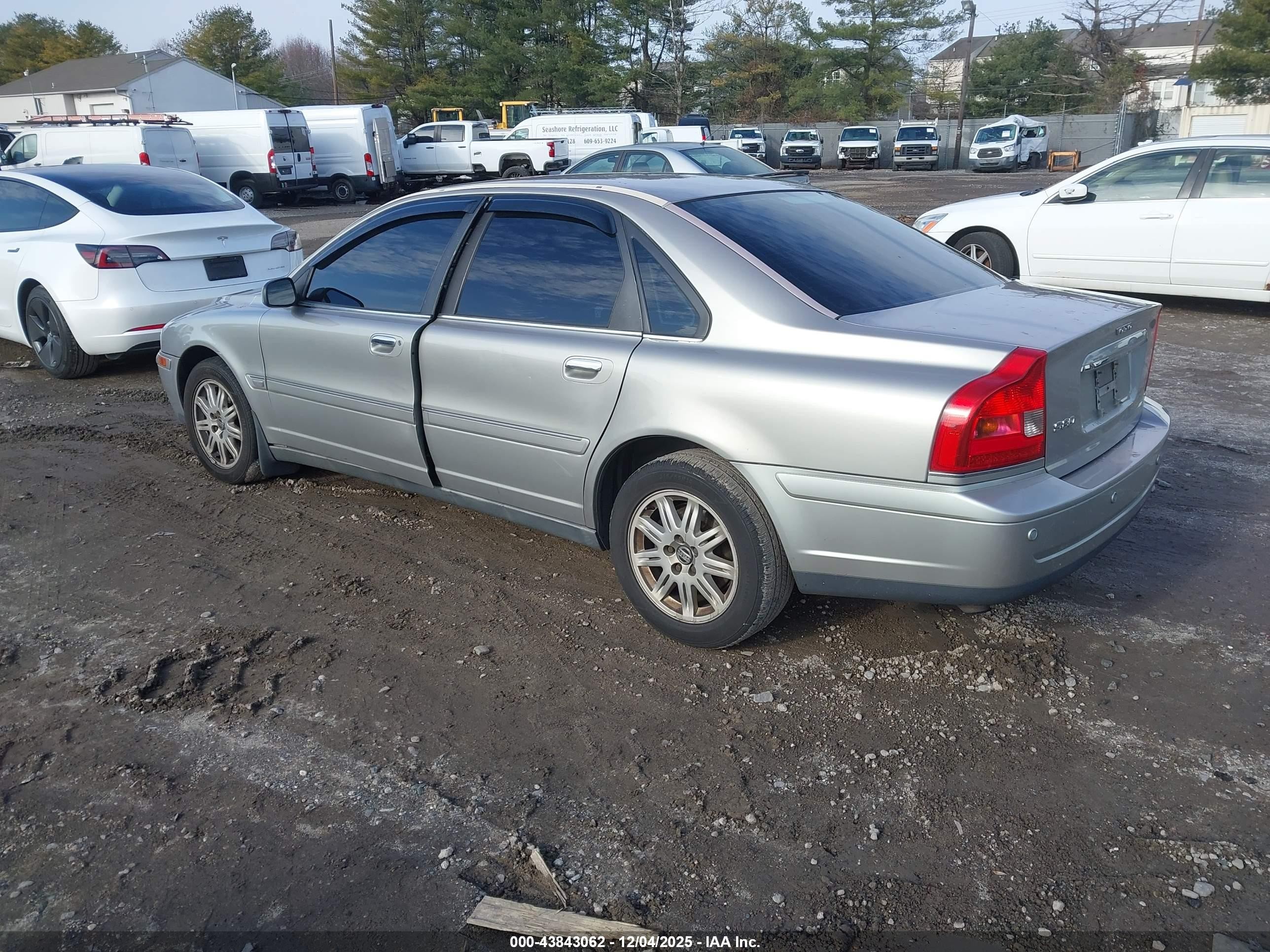 2005 Volvo S80 2.5t Gold vin: YV1TS592751397999