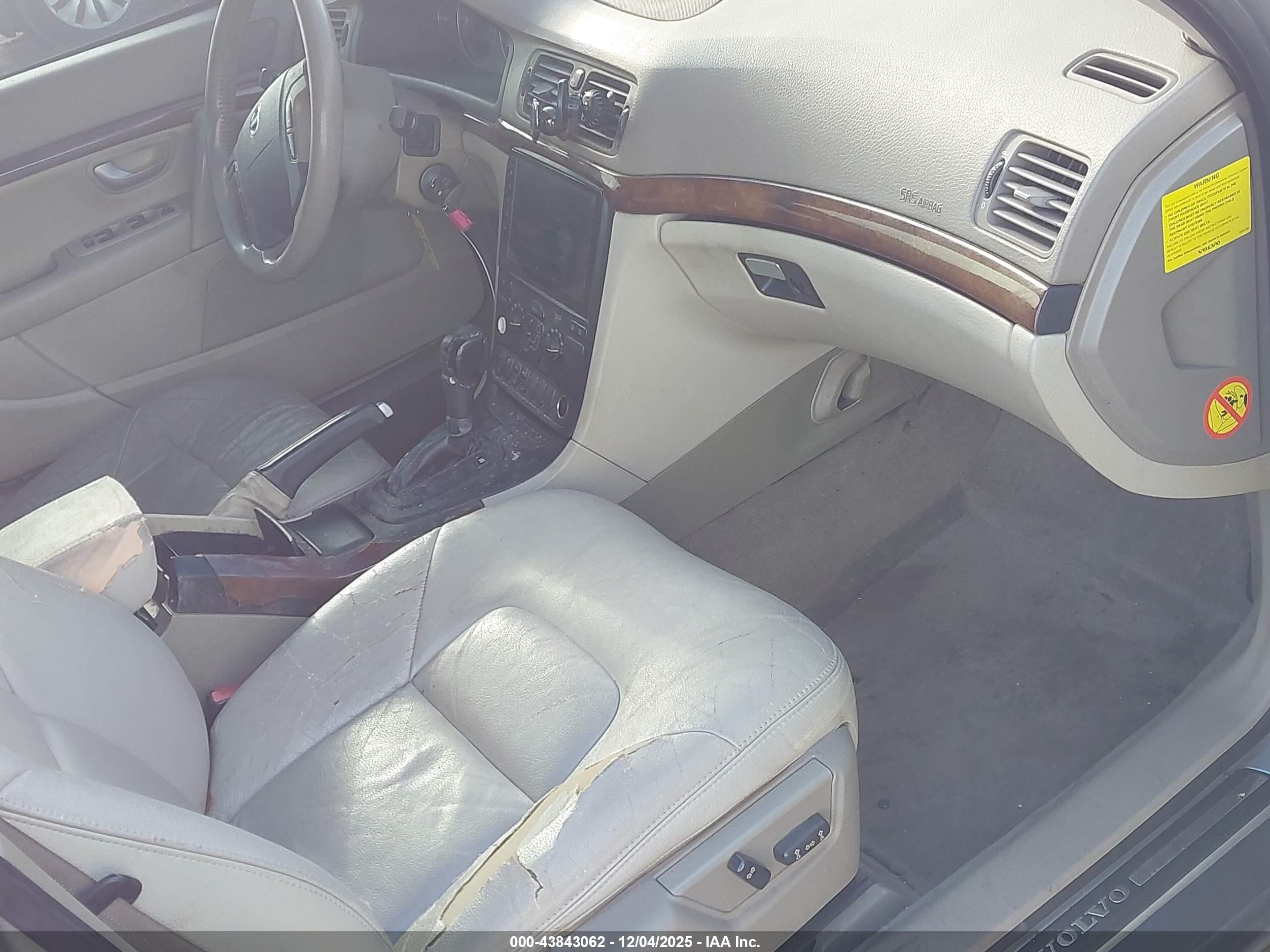 2005 Volvo S80 2.5t Gold vin: YV1TS592751397999