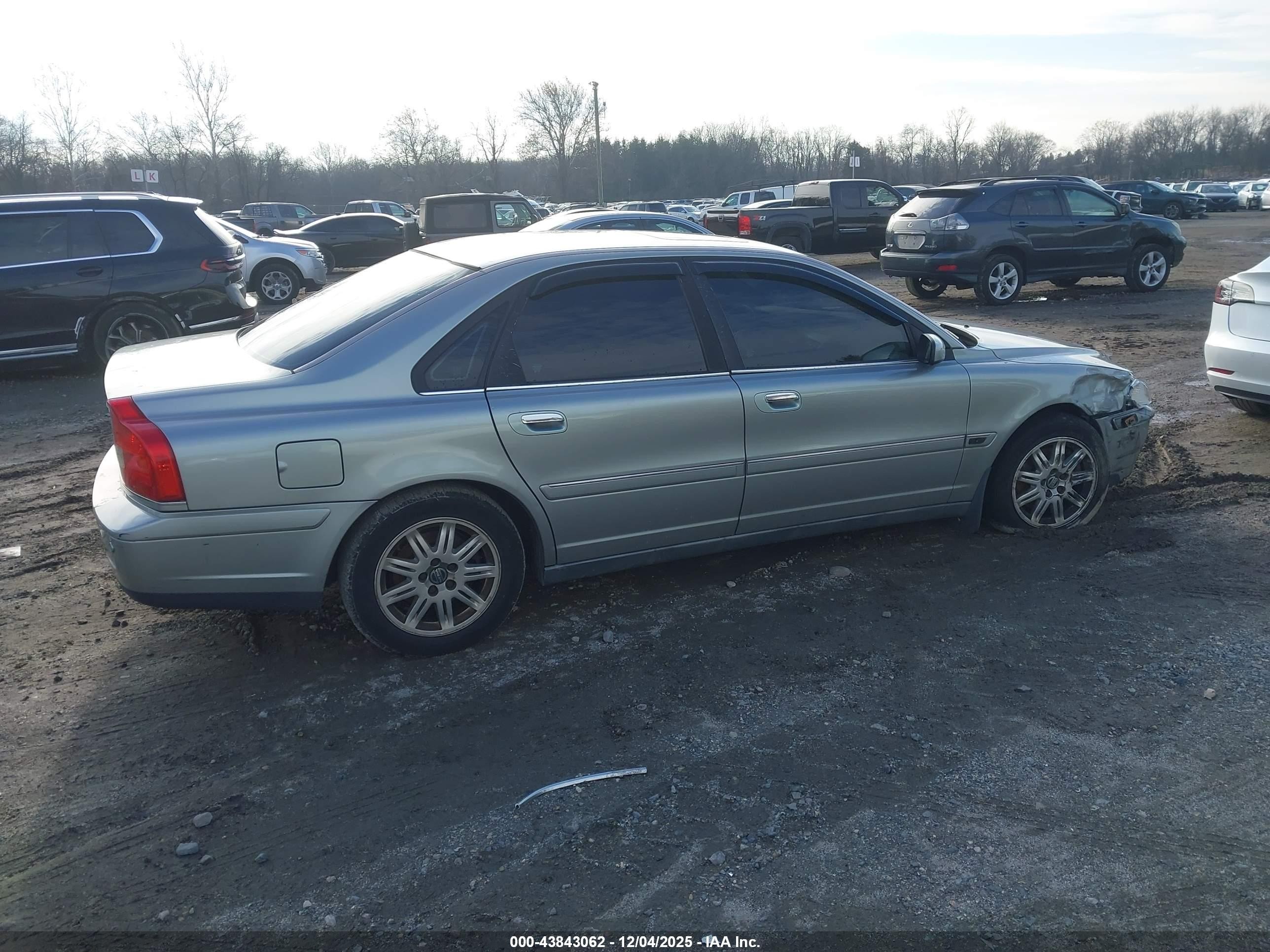 2005 Volvo S80 2.5t Gold vin: YV1TS592751397999