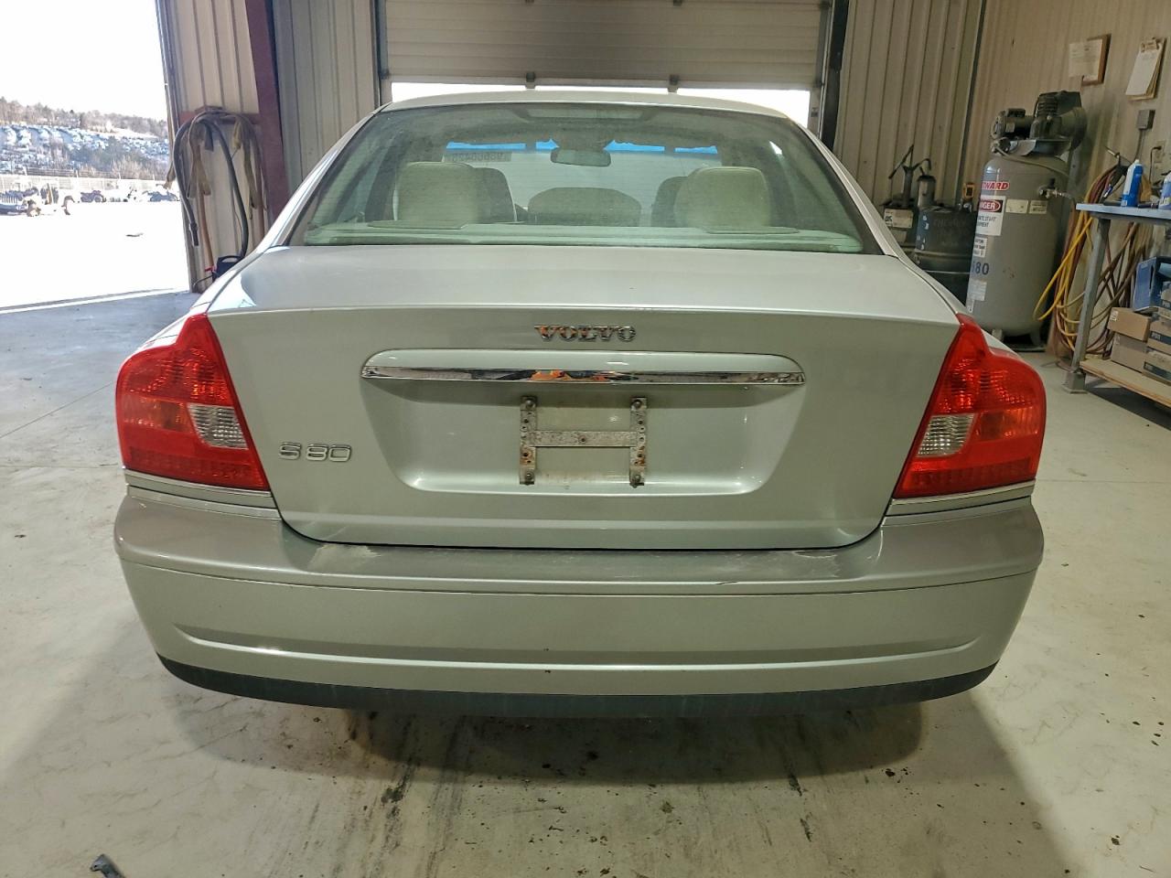 2005 Volvo S80 2.5t Silver vin: YV1TS592951394389