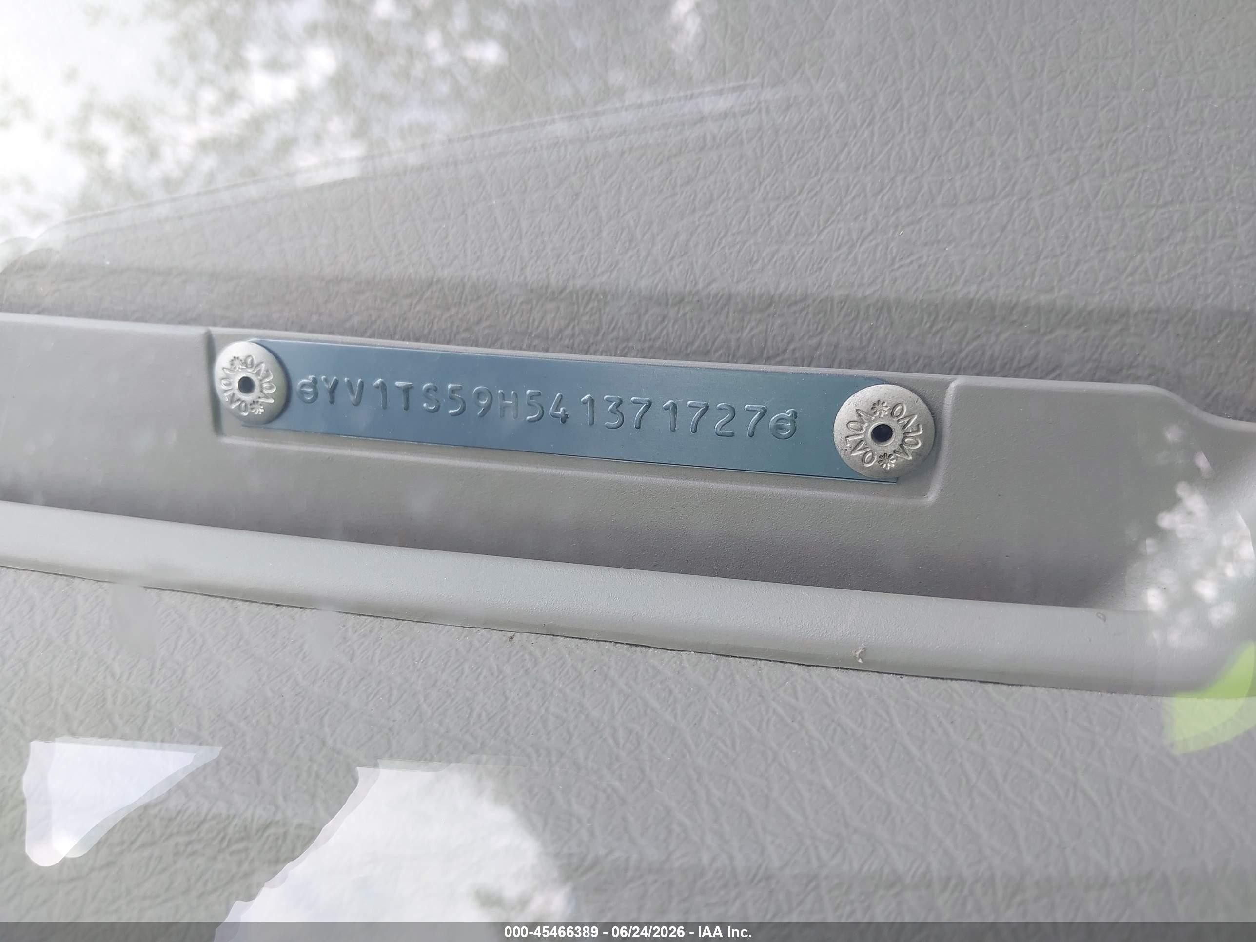 2004 Volvo S80 2.5t Белый vin: YV1TS59H541371727
