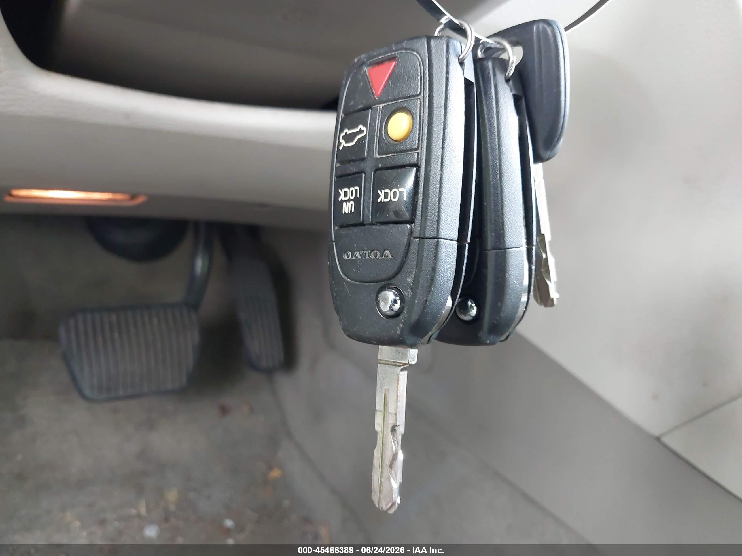2004 Volvo S80 2.5t Белый vin: YV1TS59H541371727