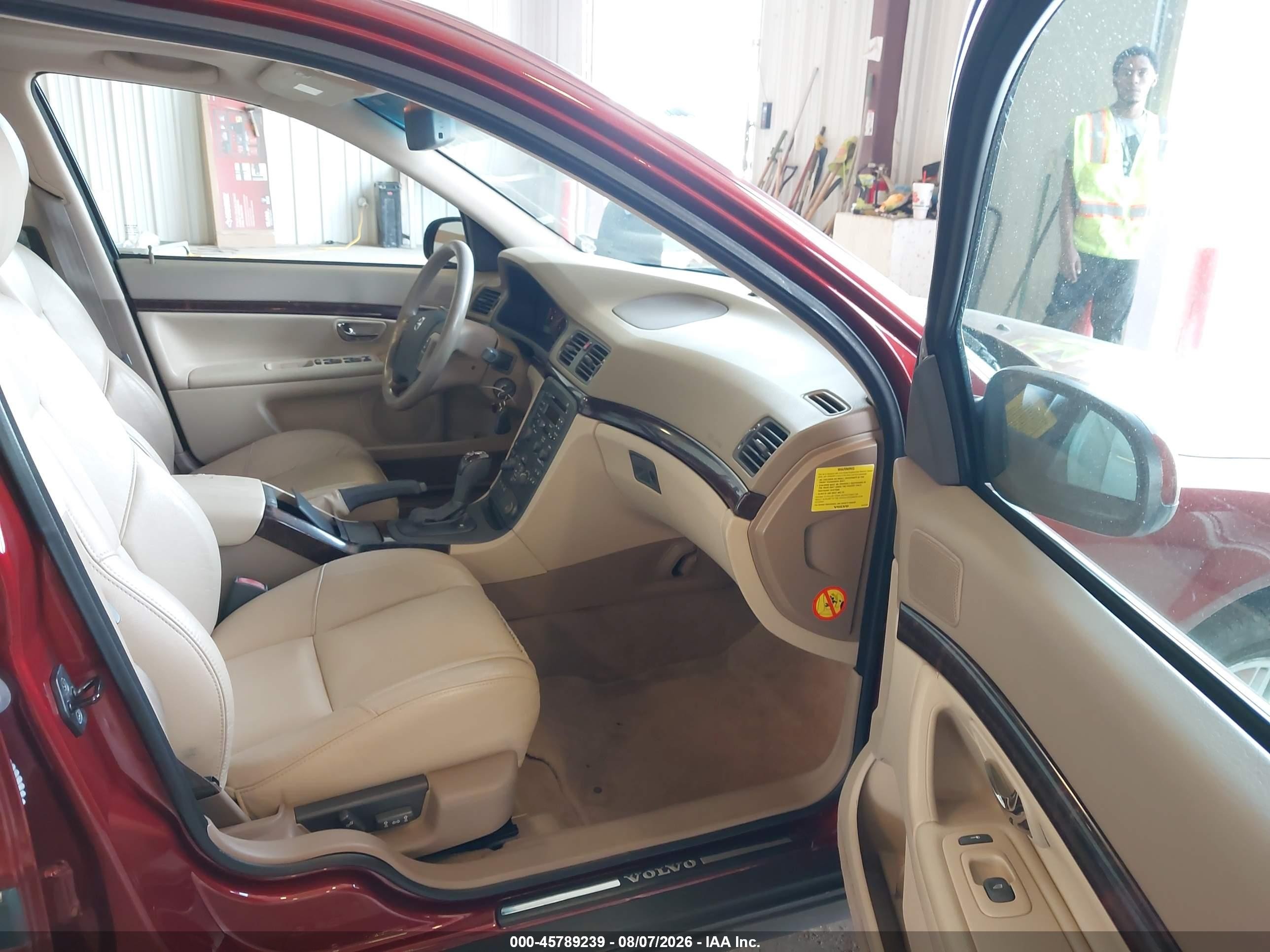 2001 Volvo S80 T6 Exectuvie Red vin: YV1TS90D911166635