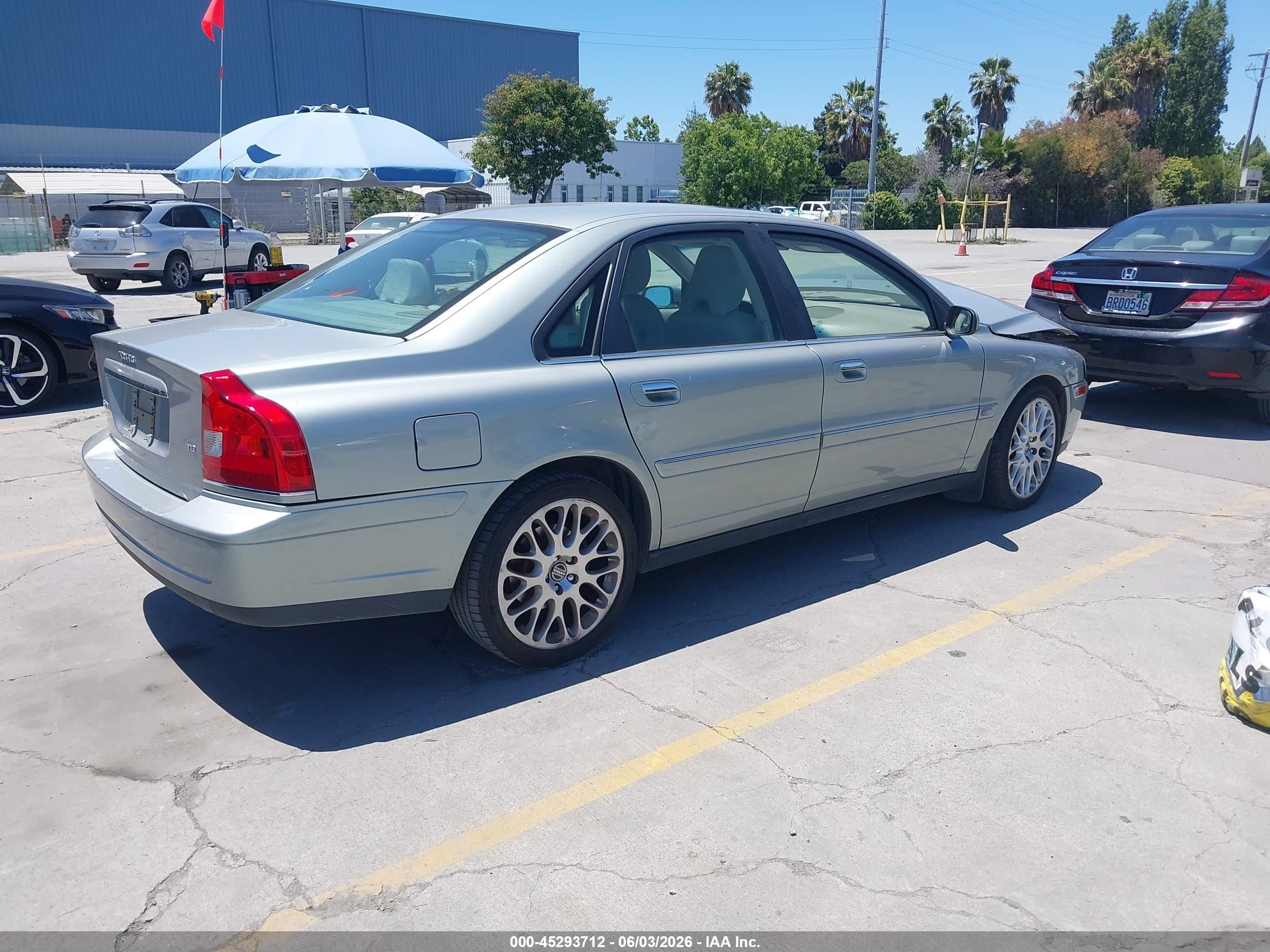 2005 Volvo S80 T6 Gold vin: YV1TS911151400194