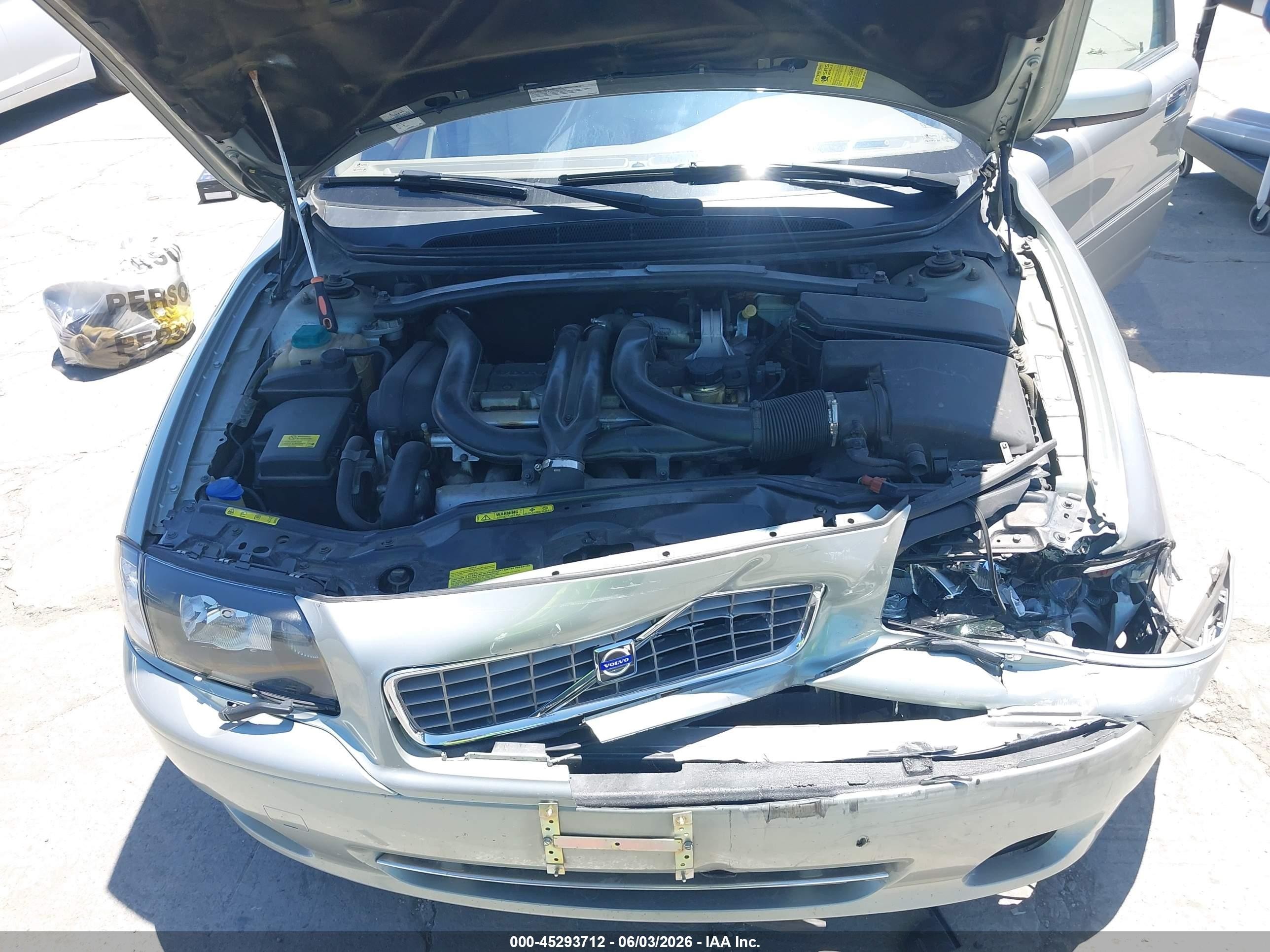 2005 Volvo S80 T6 Gold vin: YV1TS911151400194