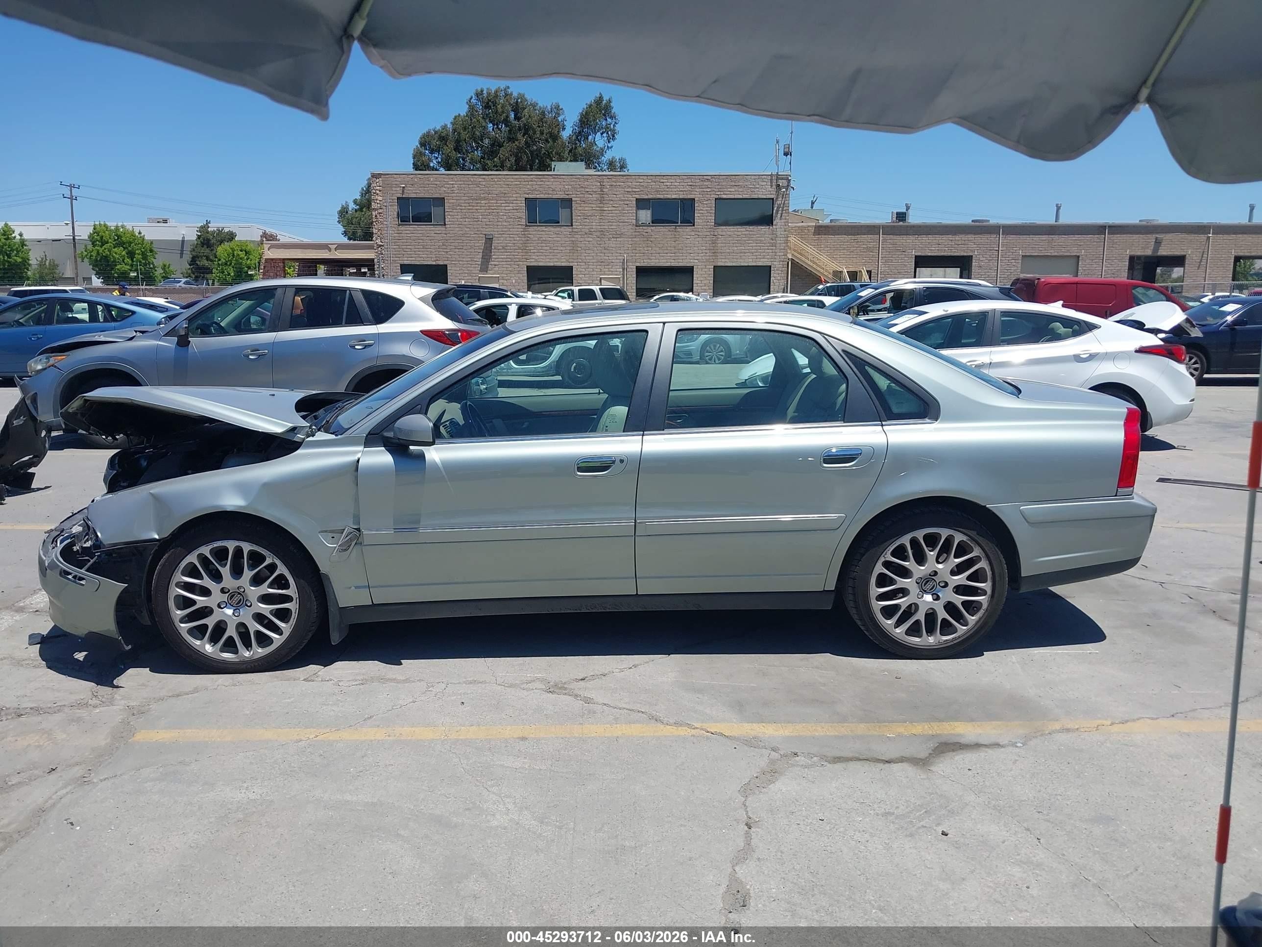 2005 Volvo S80 T6 Gold vin: YV1TS911151400194