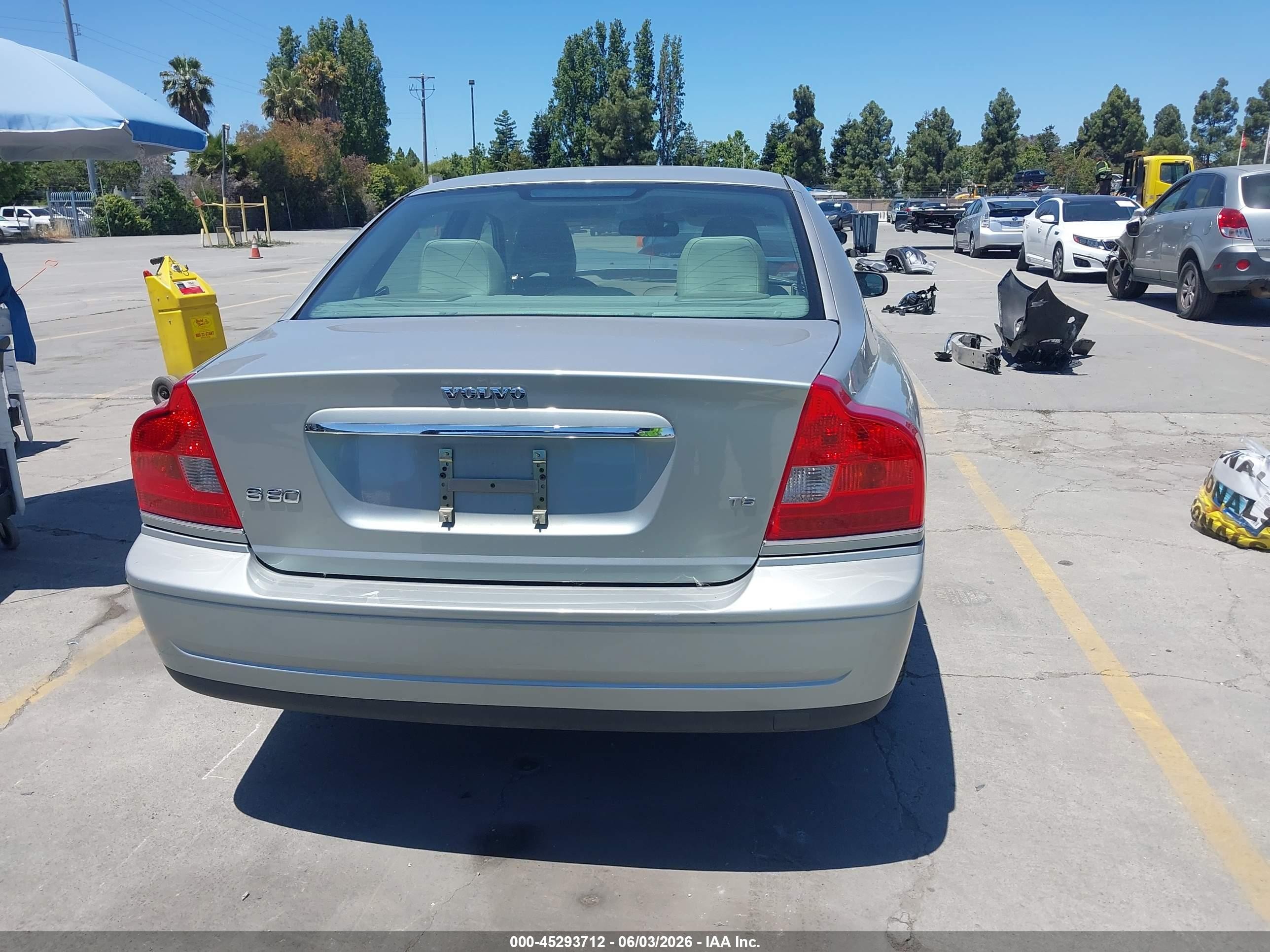 2005 Volvo S80 T6 Gold vin: YV1TS911151400194