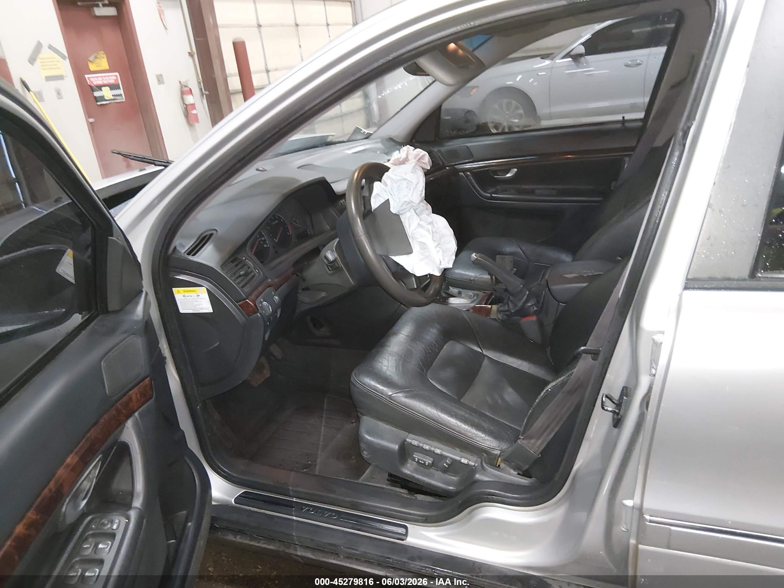 2003 Volvo S80 2.9 Серебряный vin: YV1TS92D031300044